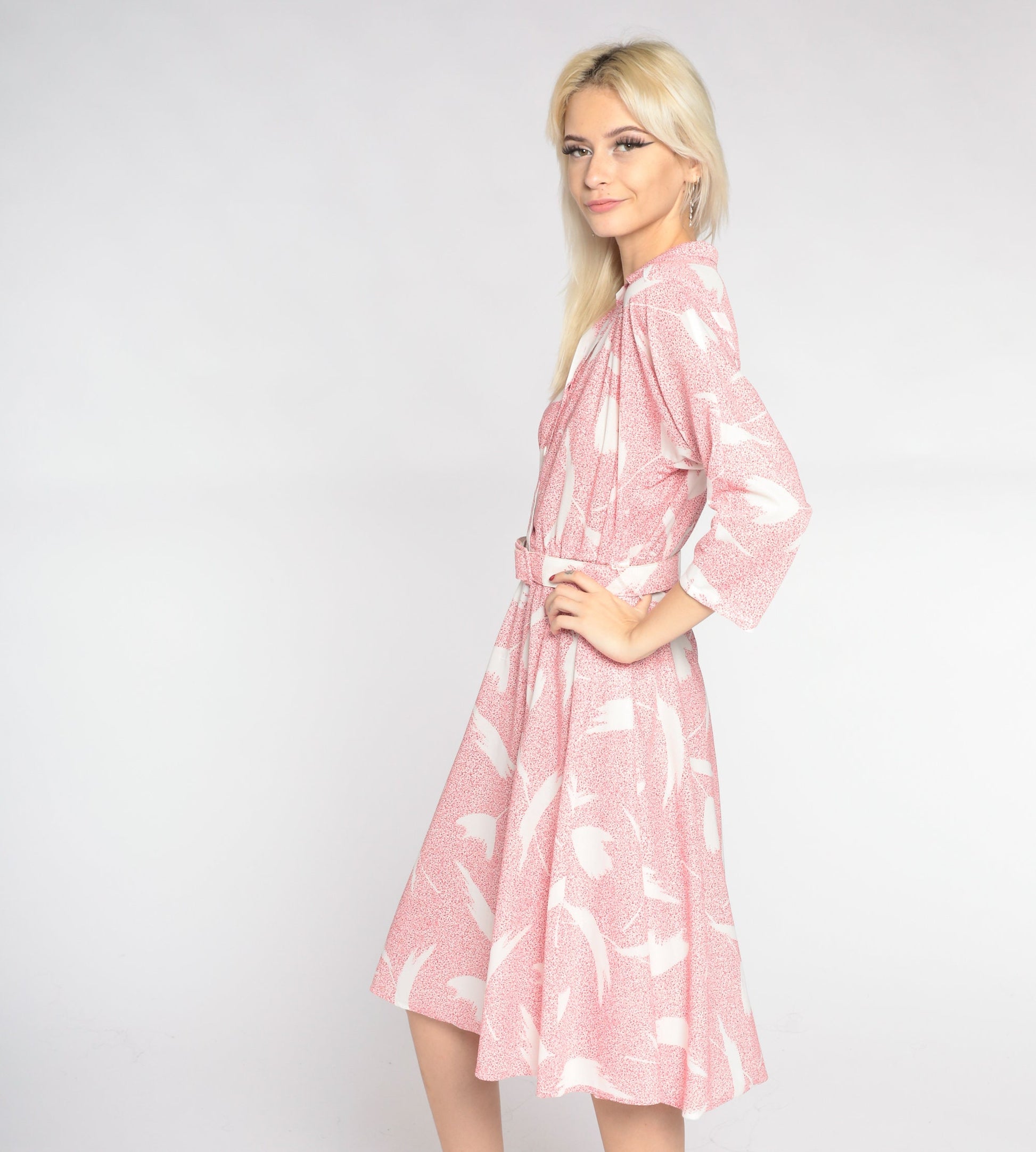80s Red White Abstract Floral Midi Shirtwaist Dress Collared 3/4 Sleeve Medium Large
