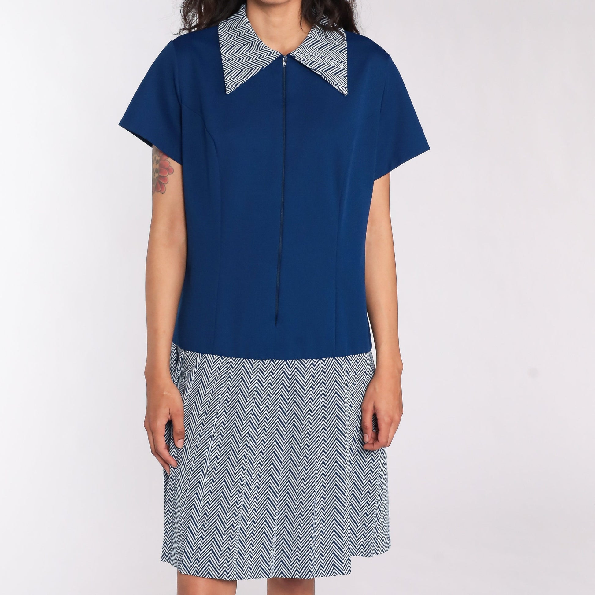 60s Mod Blue Zig Zag Mini Dress Drop Waist Front Zip Short Sleeve Extra Large