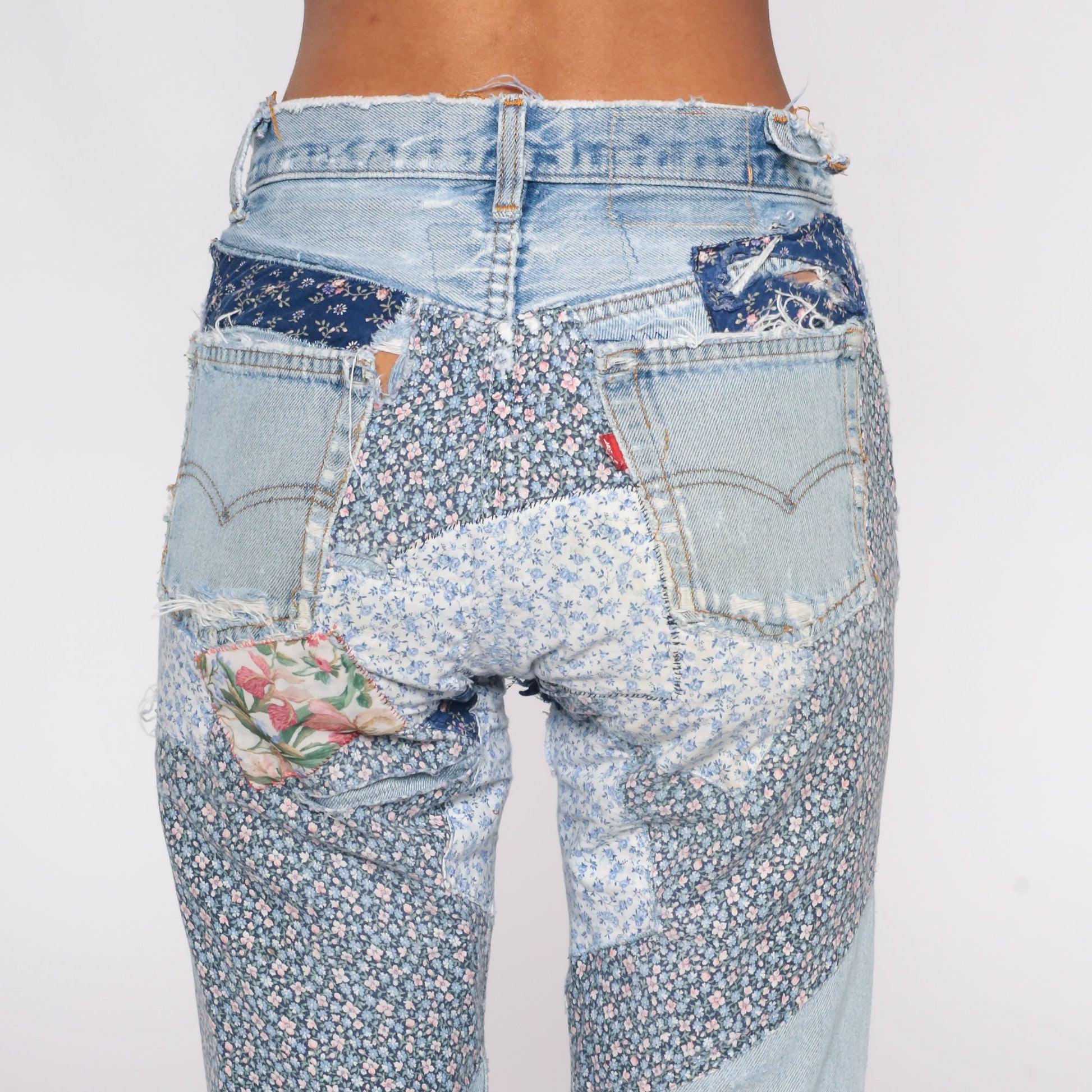00s Levi's Floral Patchwork Ripped Jeans Cropped Straight Leg Small