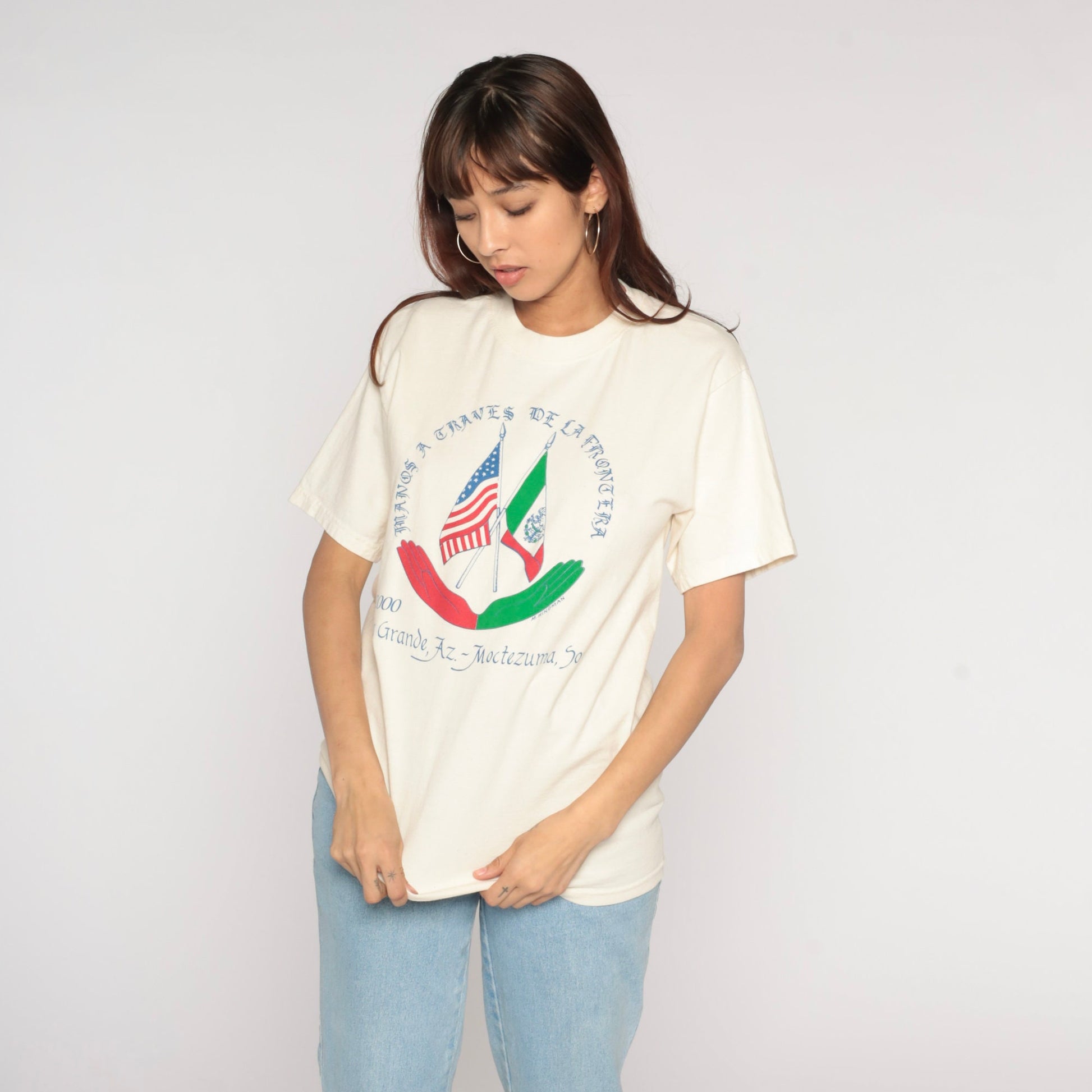 Y2K Manos a Través de la Frontera Graphic Tee Off-White Cotton Medium M