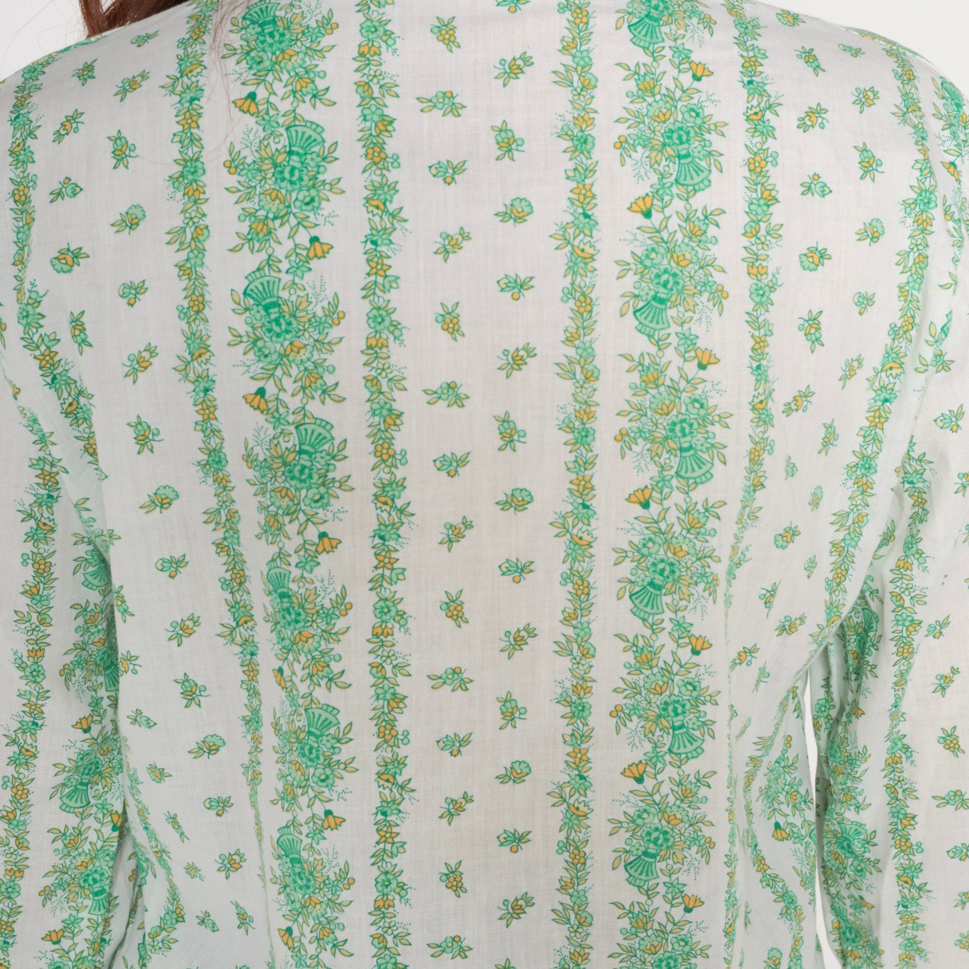 70s Floral Button-Up Shirt White Green Flower Pointed Collar Long Sleeve Medium