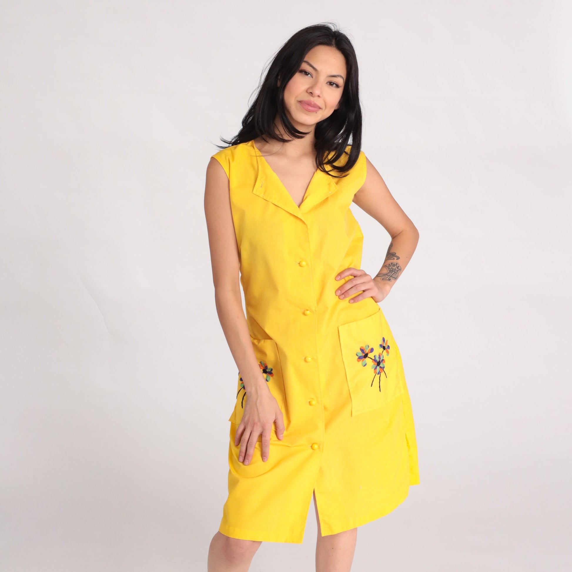 60s Yellow Floral Embroidered Shift Dress Button Front Pockets Small