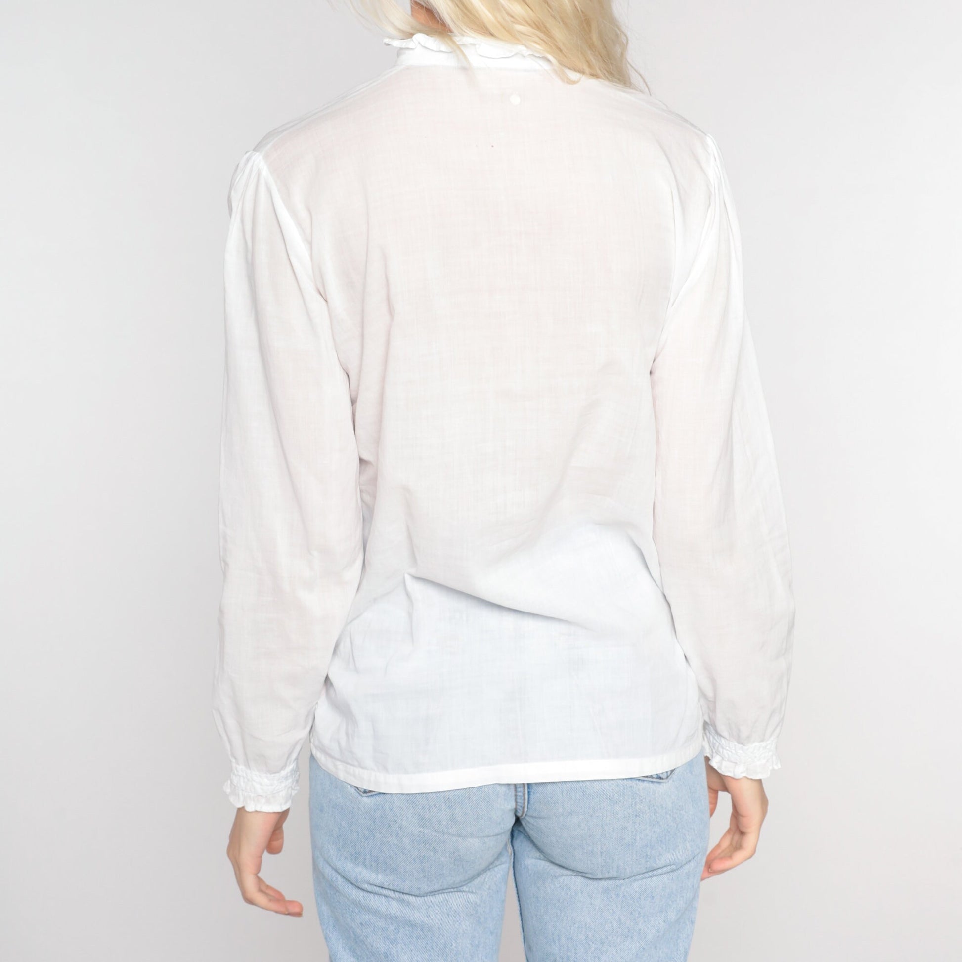 90s White Cotton Floral Embroidered Button-Up Blouse Long Sleeve Small