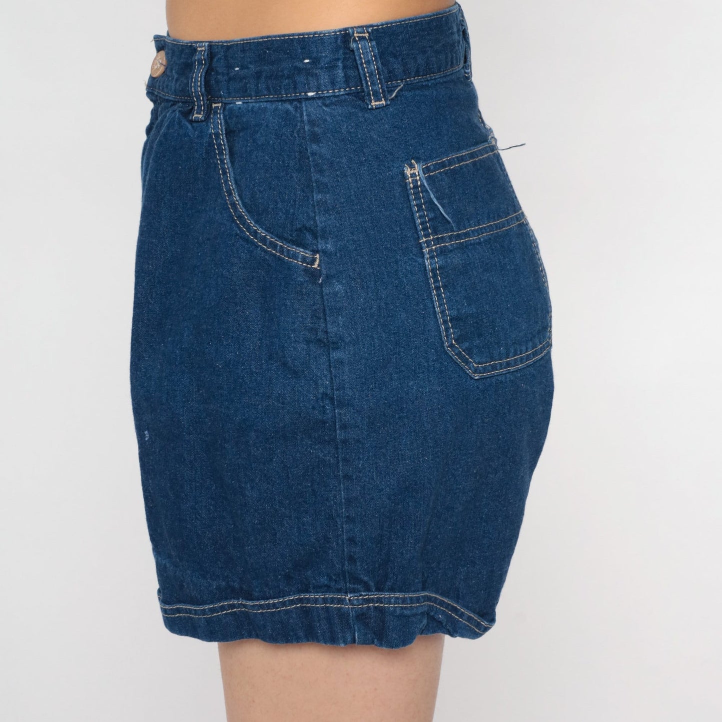 90s Levi's High Waisted Pleated Denim Shorts Dark Blue Small