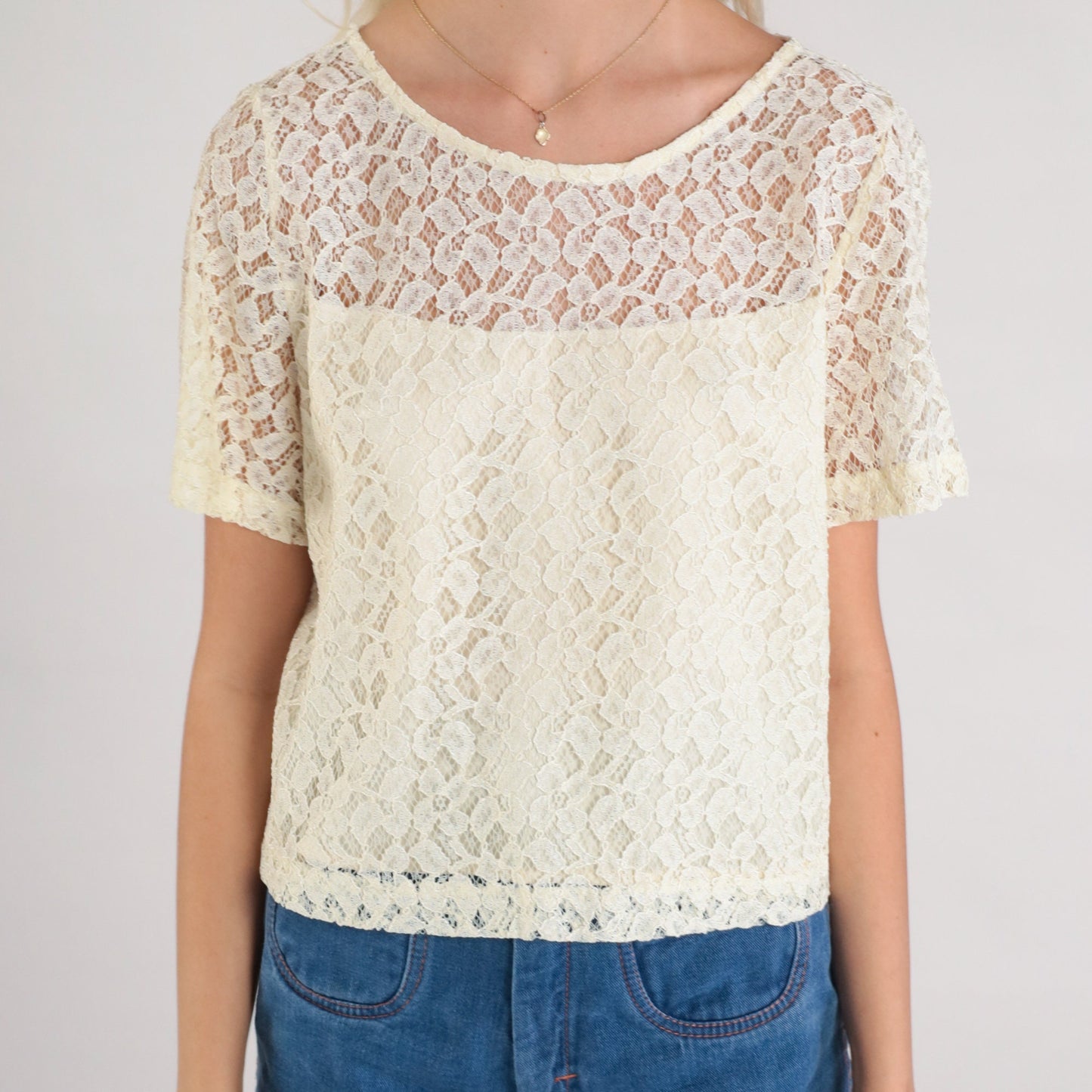 80s Off-White Lace Blouse Illusion Neckline Button Back Short Sleeve Medium