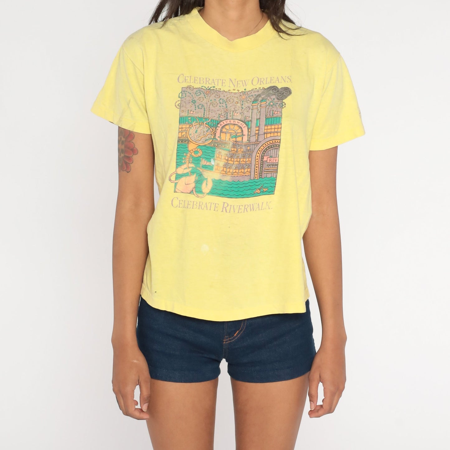 90s New Orleans Riverwalk Steamboat Graphic T-Shirt Yellow Distressed Small