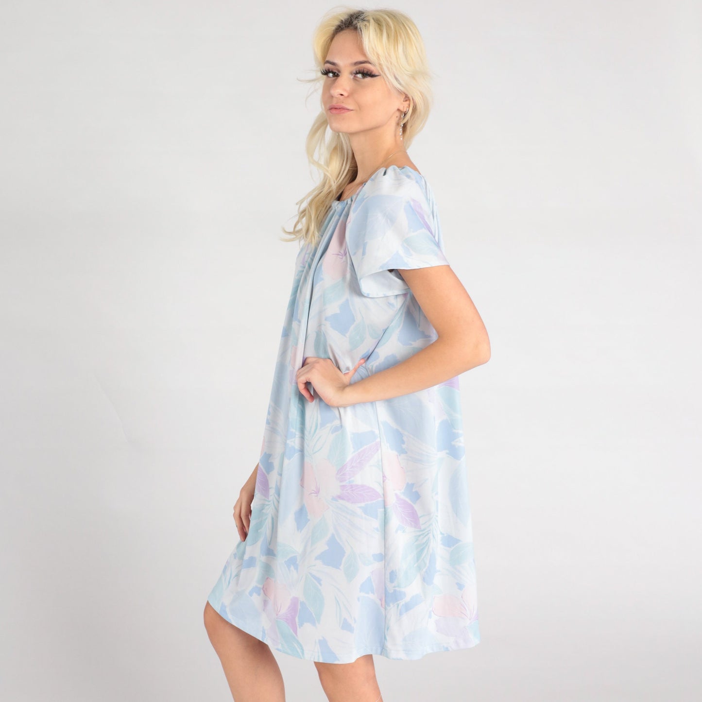 70s Pastel Blue Floral Shift Dress Short Sleeve Midi Medium Large