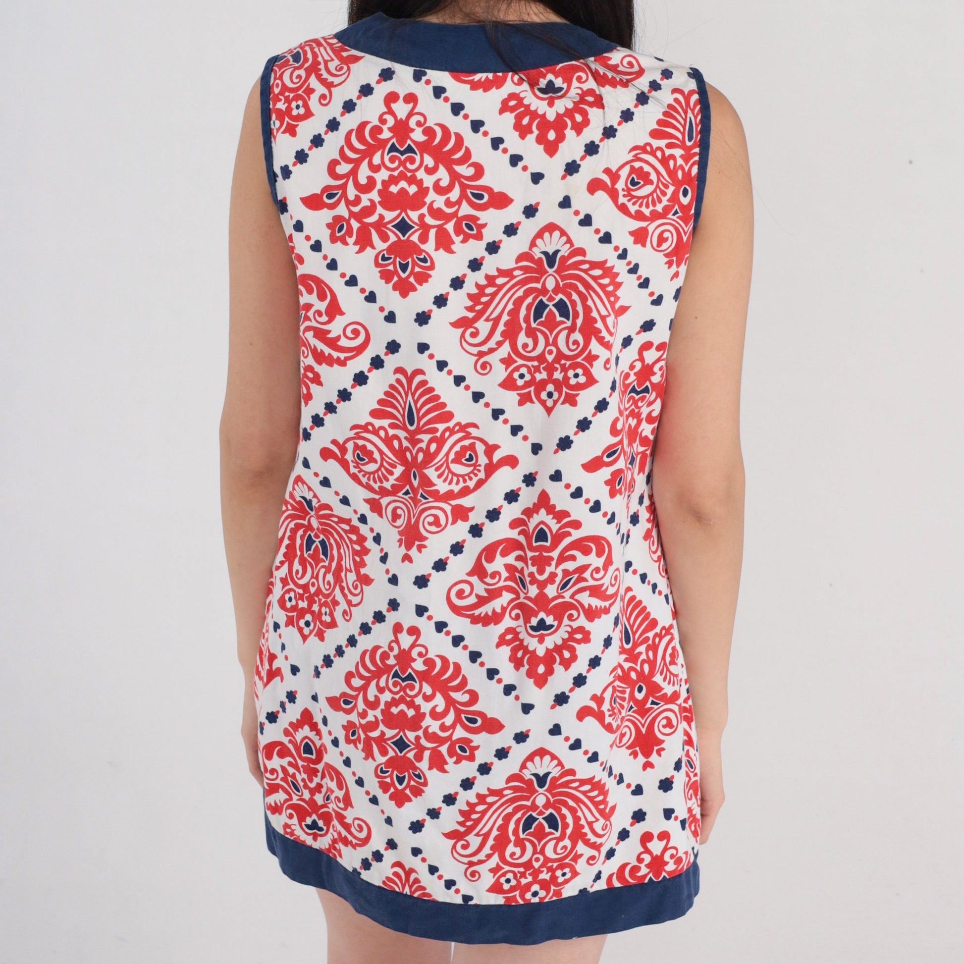 70s Mod Sleeveless Tunic Tank Top White Red Tile Print Blue Trim Small S