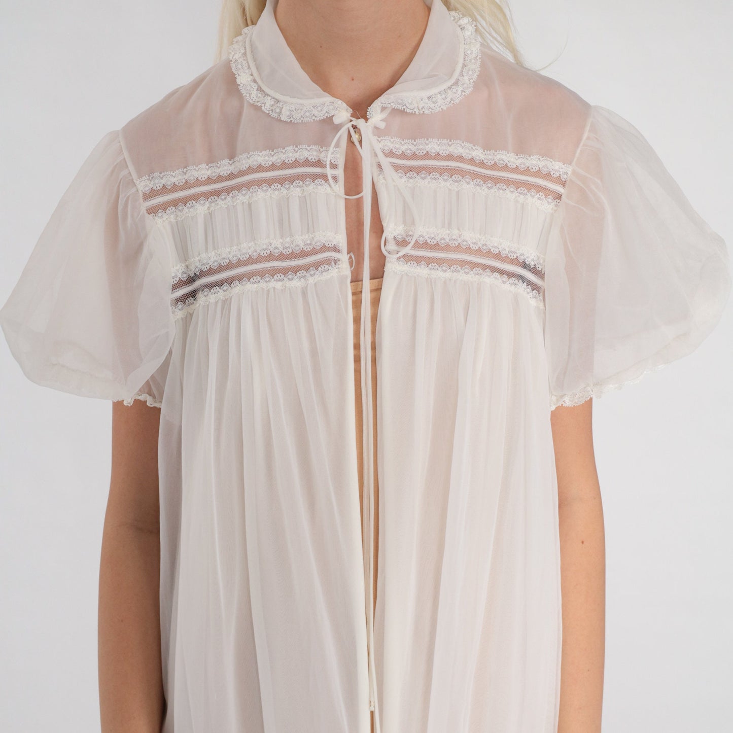 70s White Nylon Peignoir Robe Peter Pan Collar Tie Front Midi Small