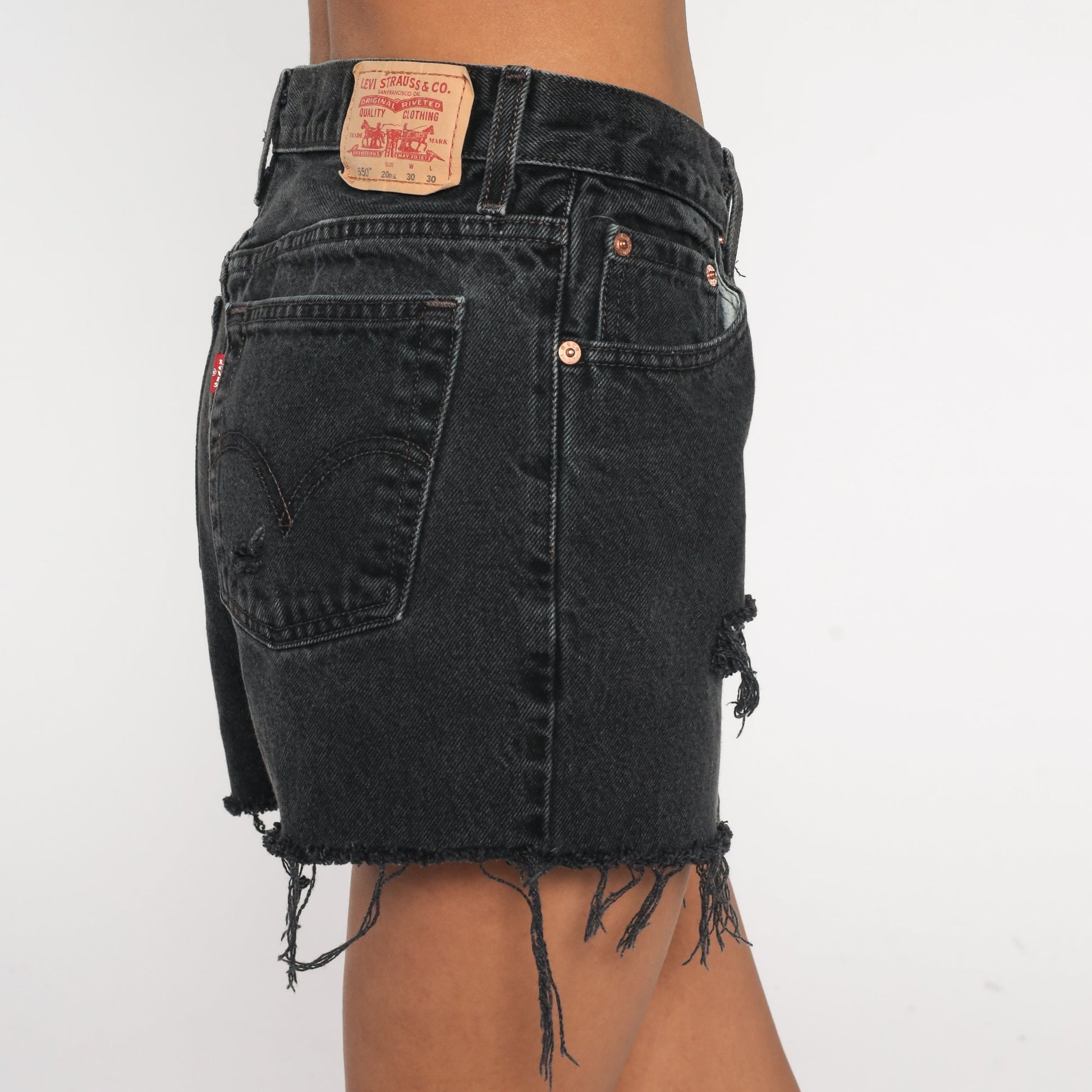 Y2K Levi's 550 Black Denim Cutoff Shorts Ripped Frayed Small