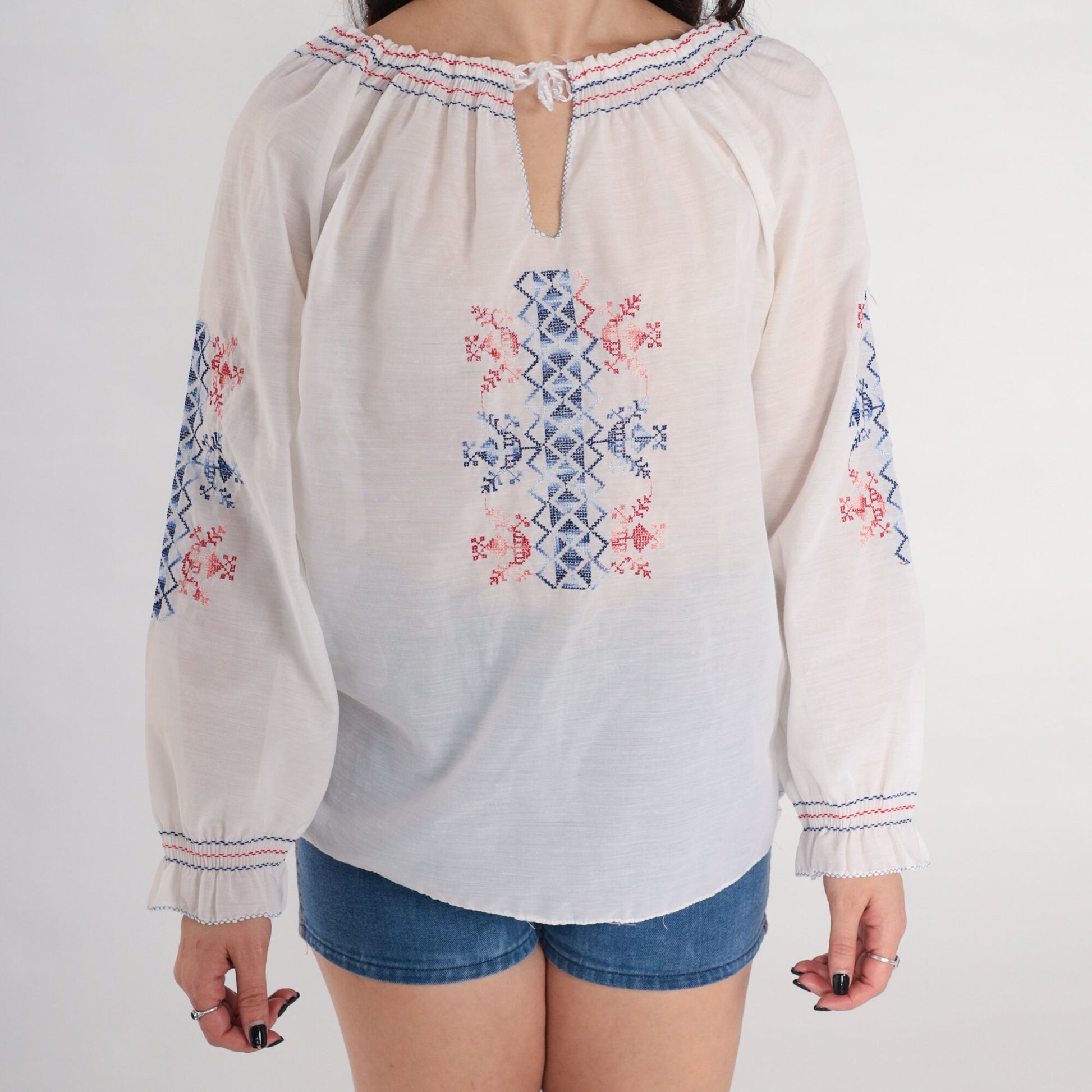 80s White Embroidered Peasant Blouse Keyhole Drawstring Neckline Small Medium