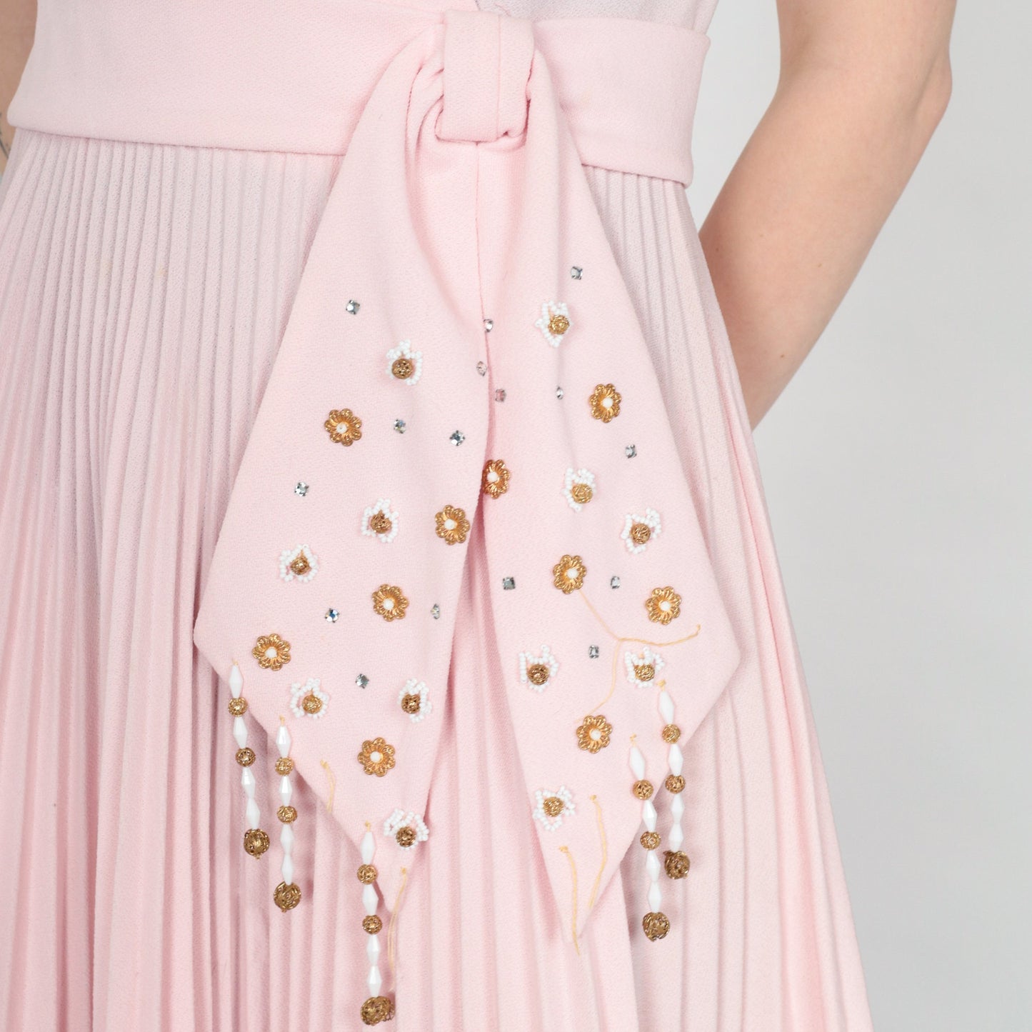 70s Baby Pink Beaded Wrap Dress Knee-Length Sleeveless V-Neck Small S
