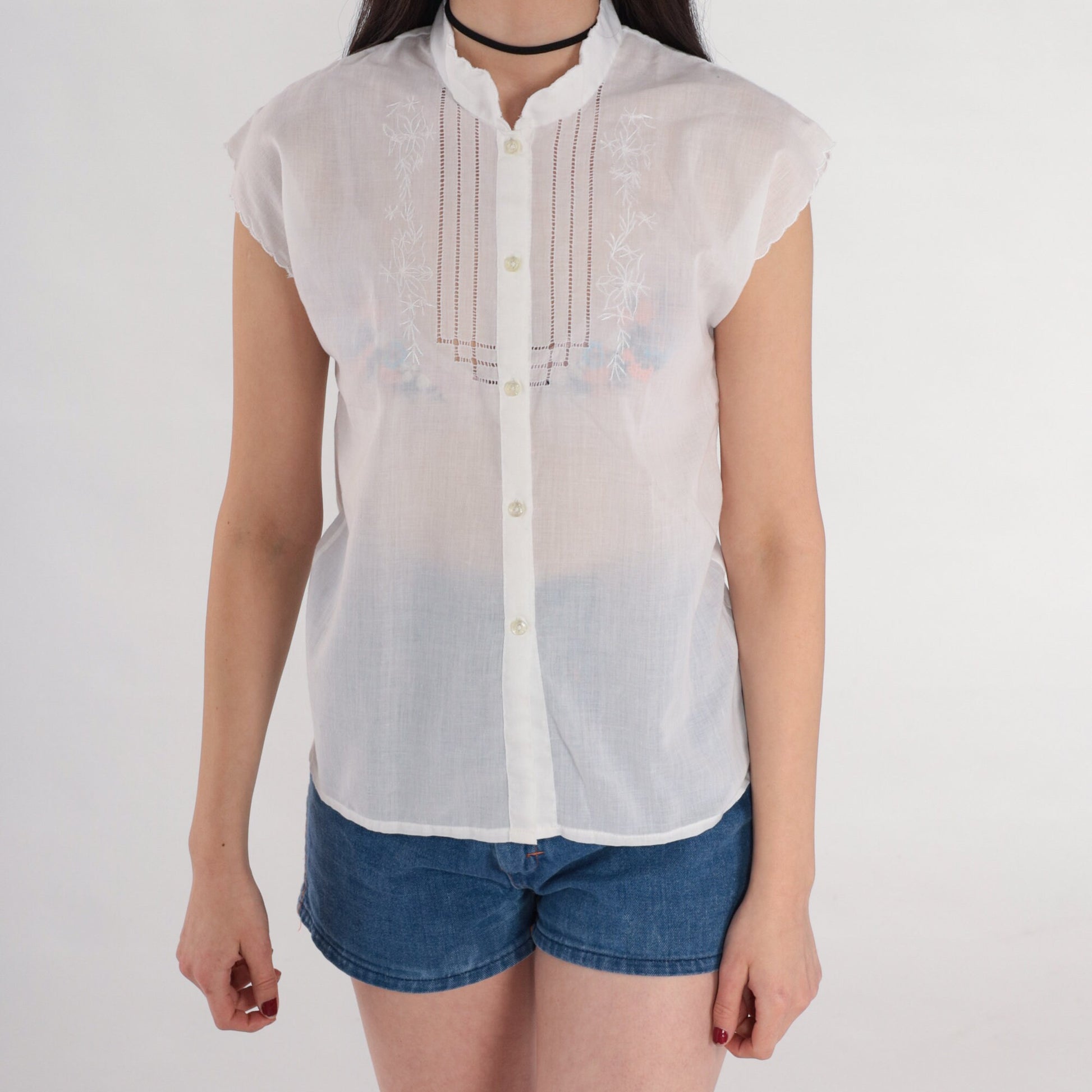 70s White Floral Embroidered Cutout Blouse Cap Sleeve Button Up Extra Small