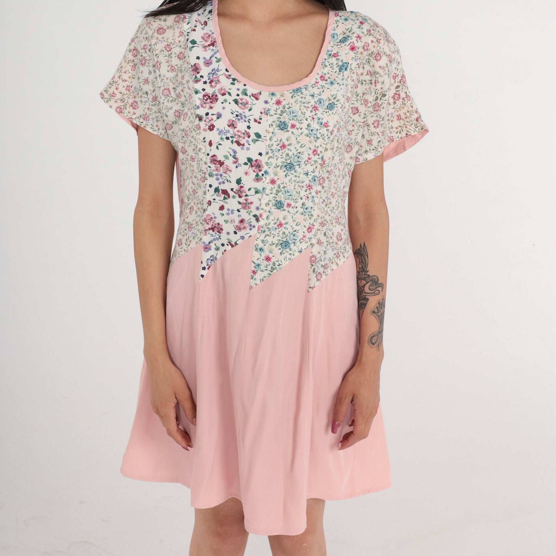 90s Floral Skater Mini Dress Pink White Graphic Short Sleeve Medium M