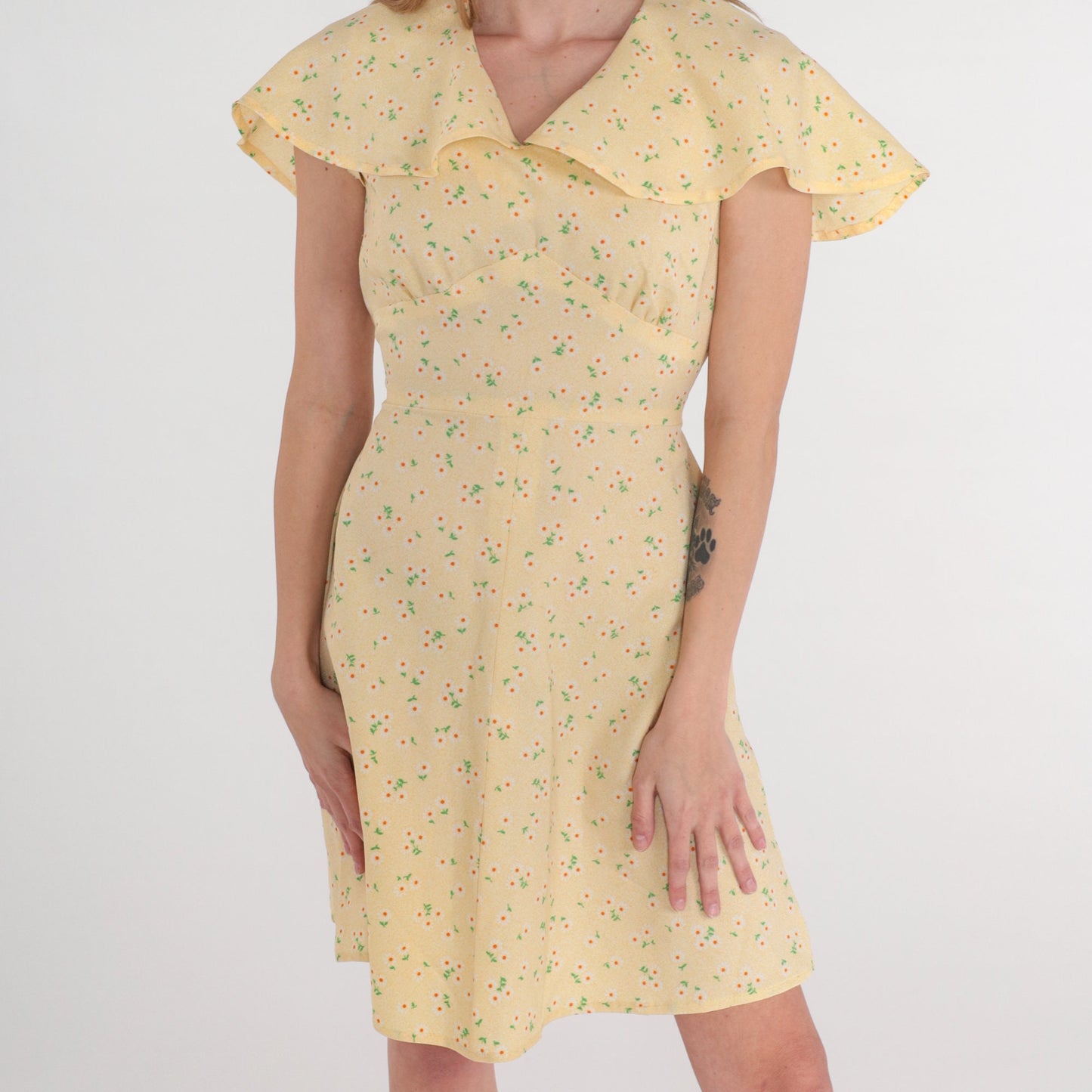 70s Yellow Floral Babydoll Mini Dress Flutter Sleeve Empire Waist Small