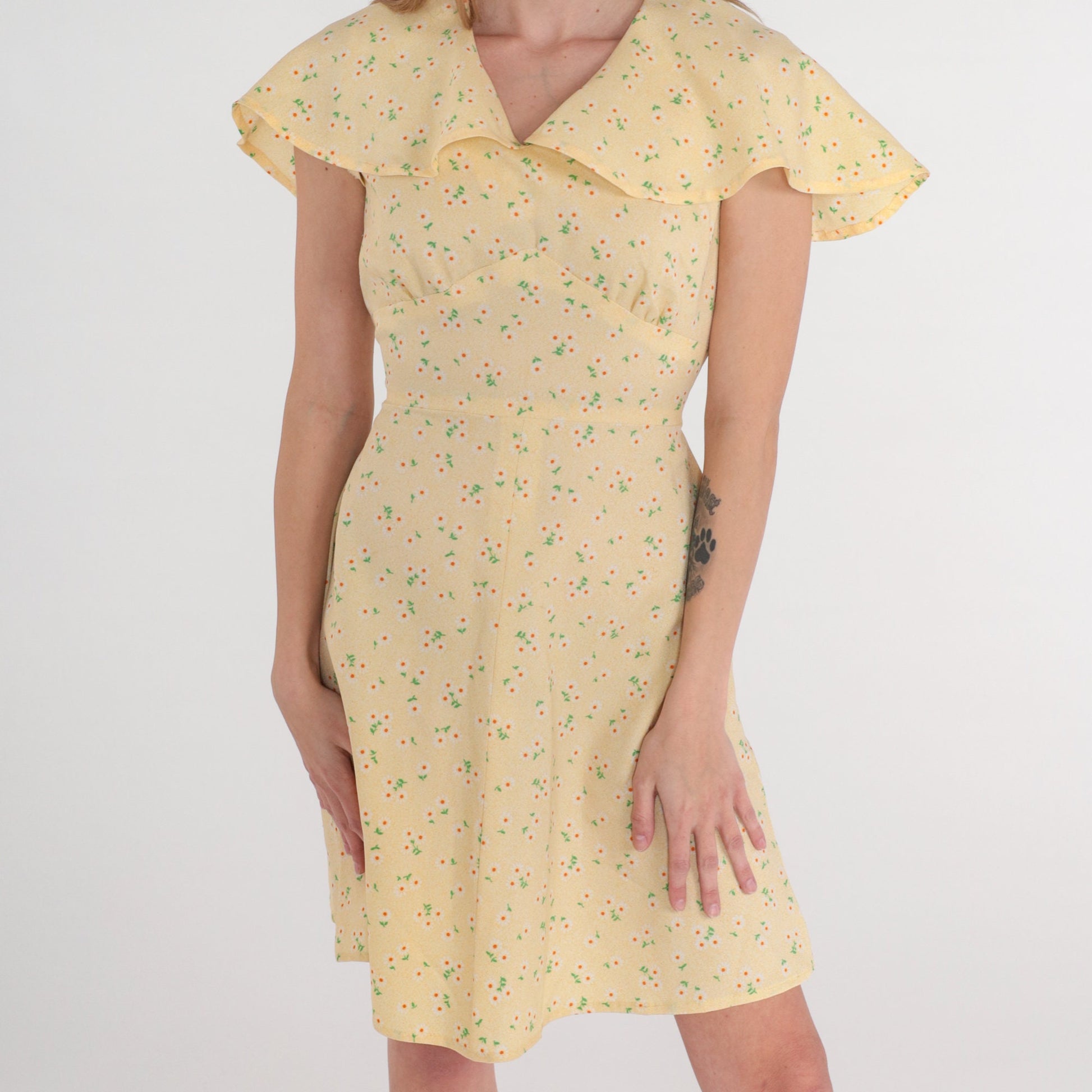 70s Yellow Floral Babydoll Mini Dress Flutter Sleeve Empire Waist Small