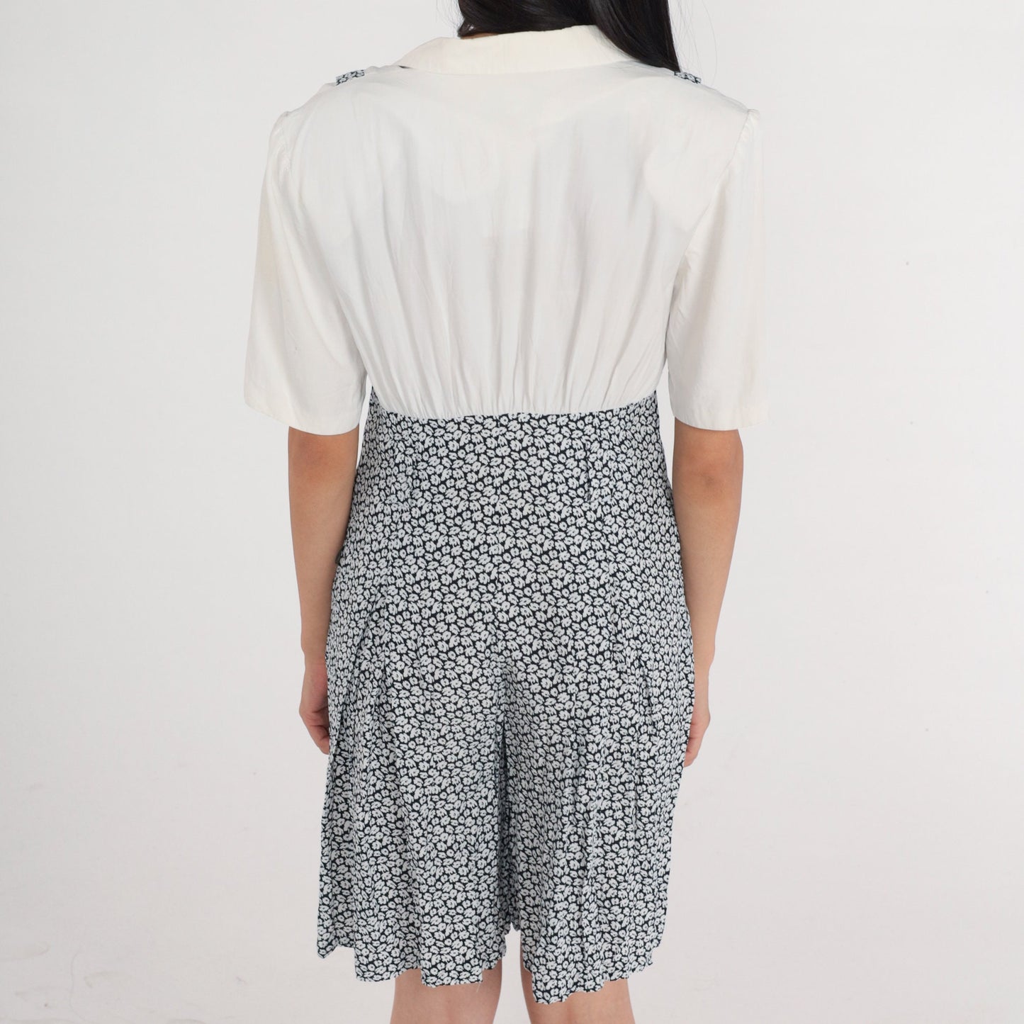 90s Floral White Romper Suspender Shorts Button-Up Empire Waist Medium M