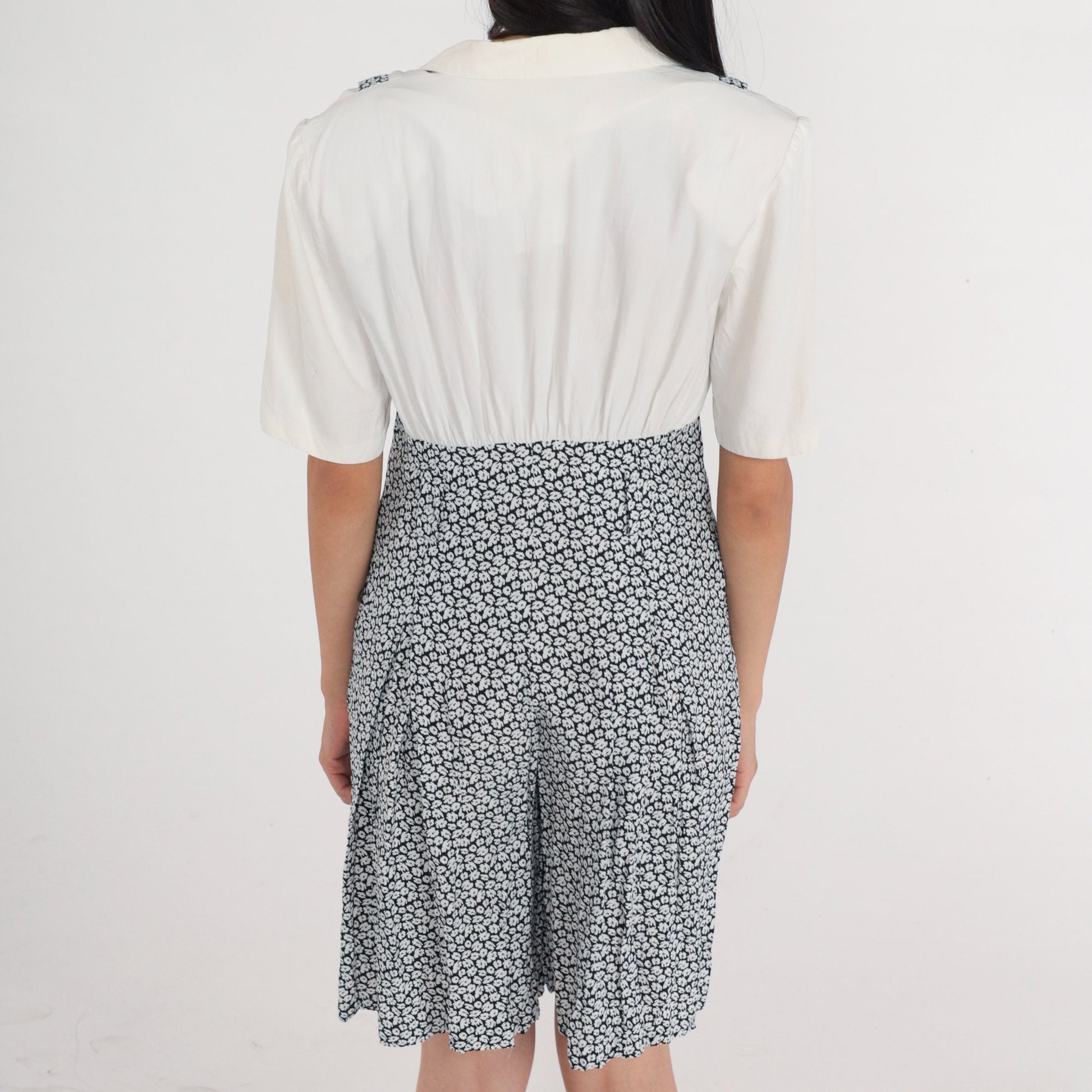 90s Floral White Romper Suspender Shorts Button-Up Empire Waist Medium M