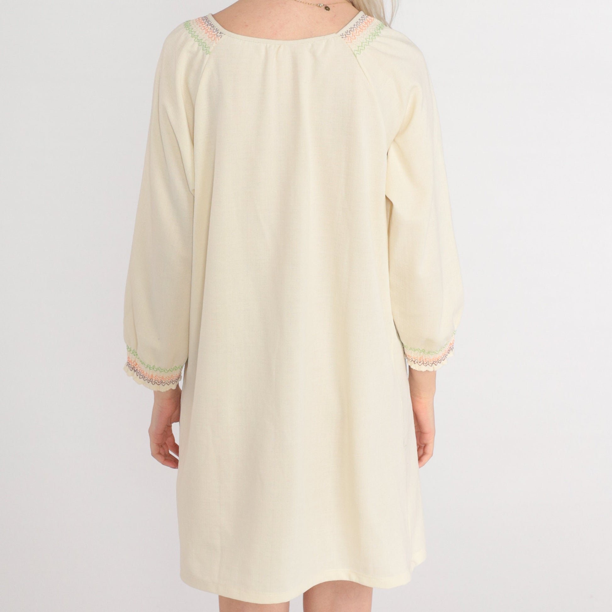 70s Cream Floral Embroidered Shift Dress Long Raglan Sleeves Mini Medium Large