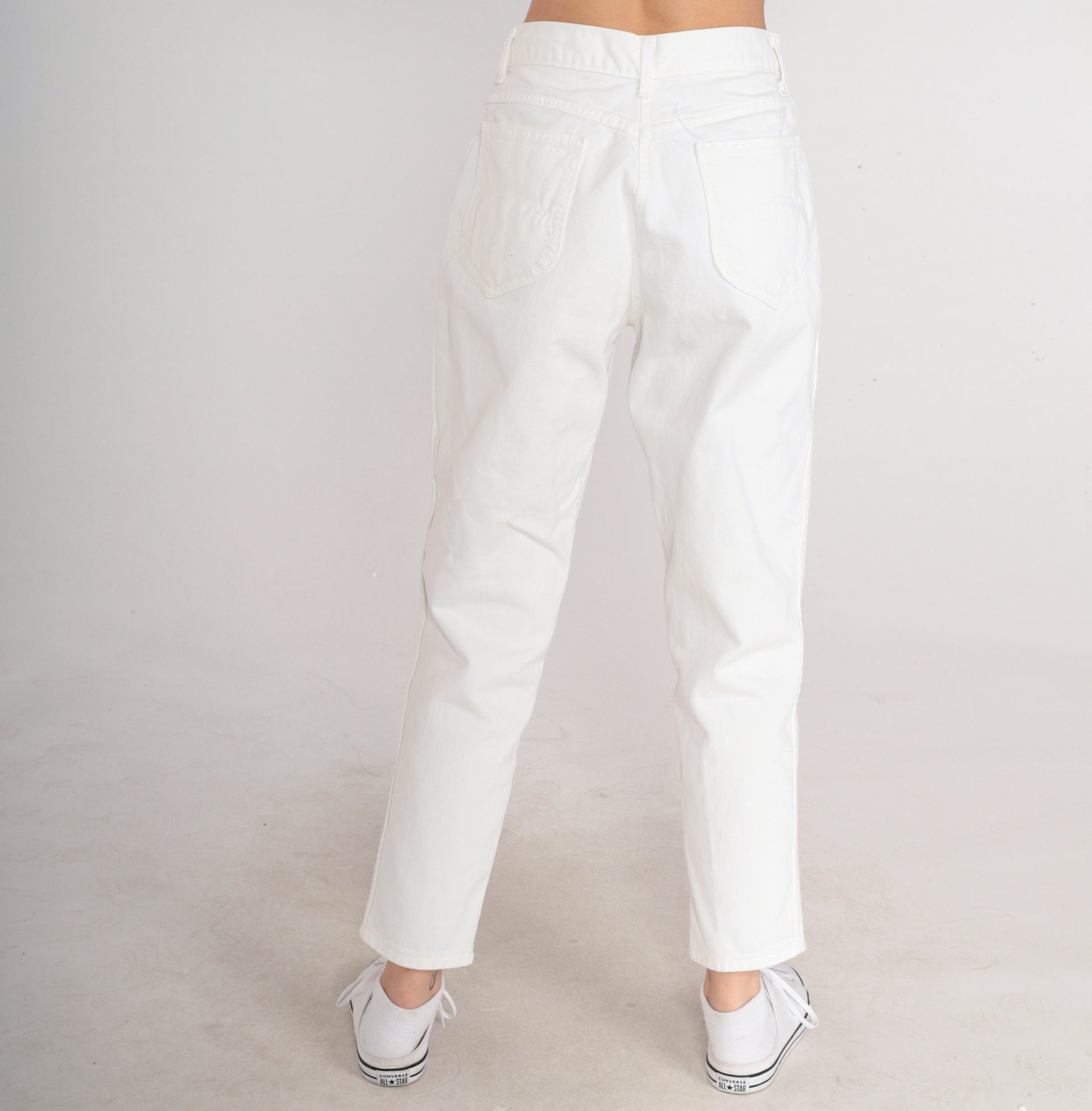 90s Chic White Denim High-Waist Straight-Leg Jeans Small 28