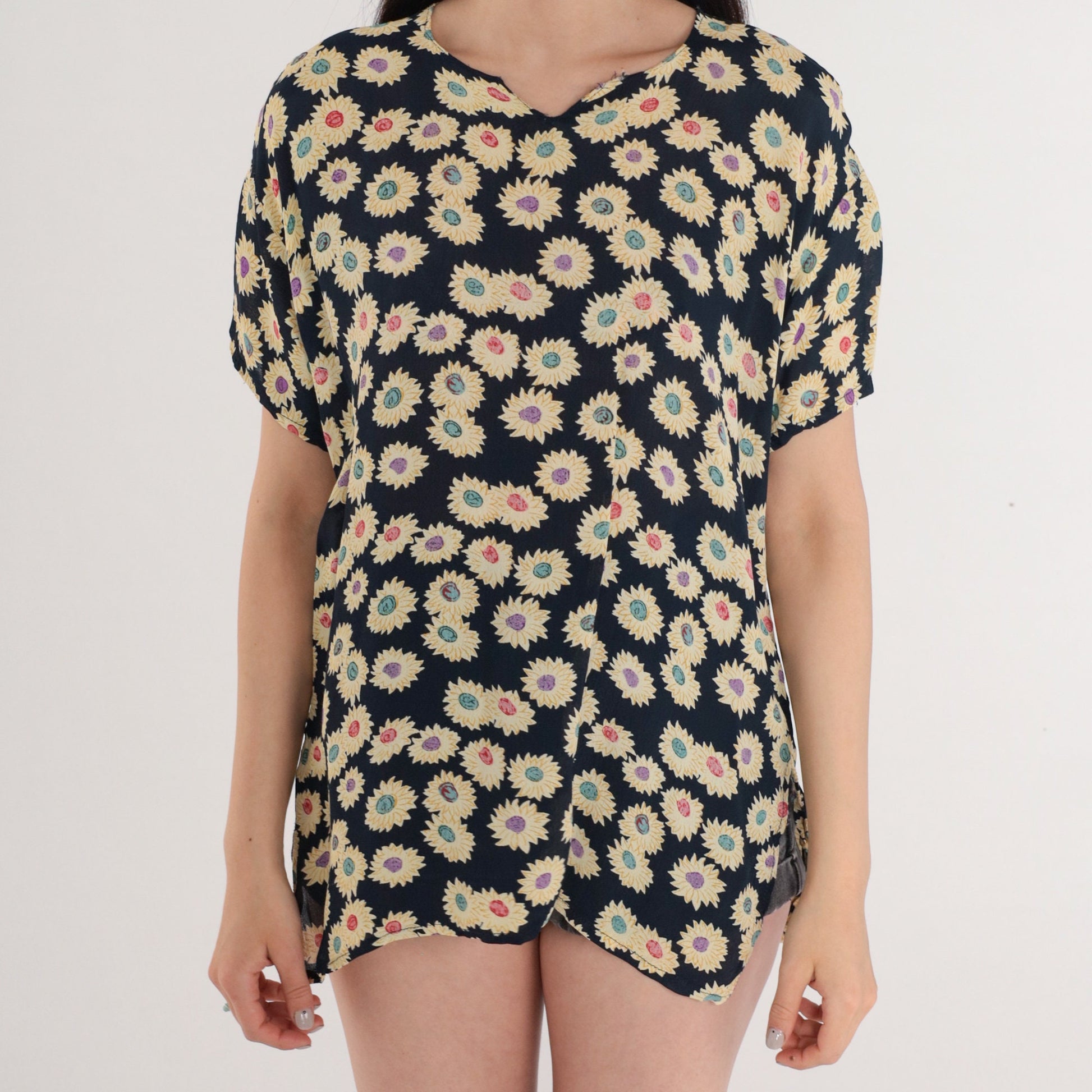 90s Daisy Floral Blouse Navy Puff Sleeve Peasant Top Side Slit Medium Large