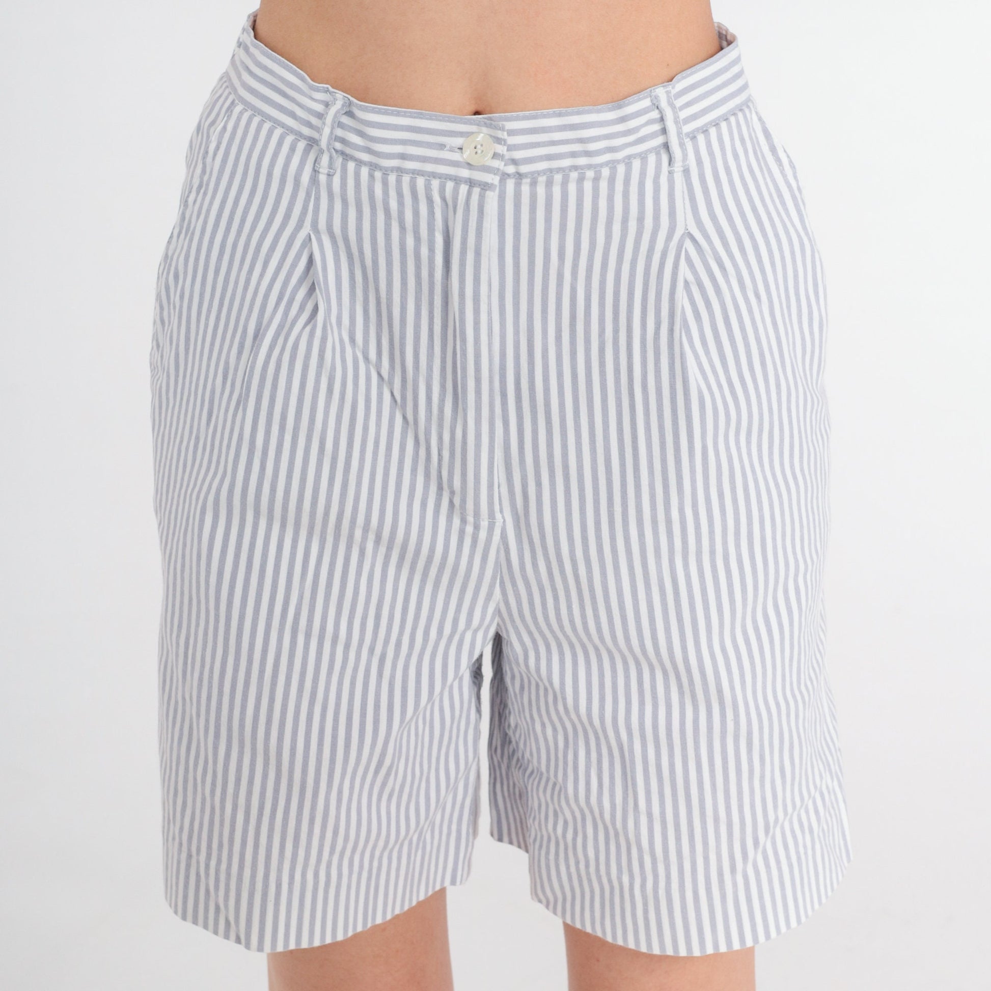 90s Striped Pleated High-Waist Shorts White Grey Pinstripe Small