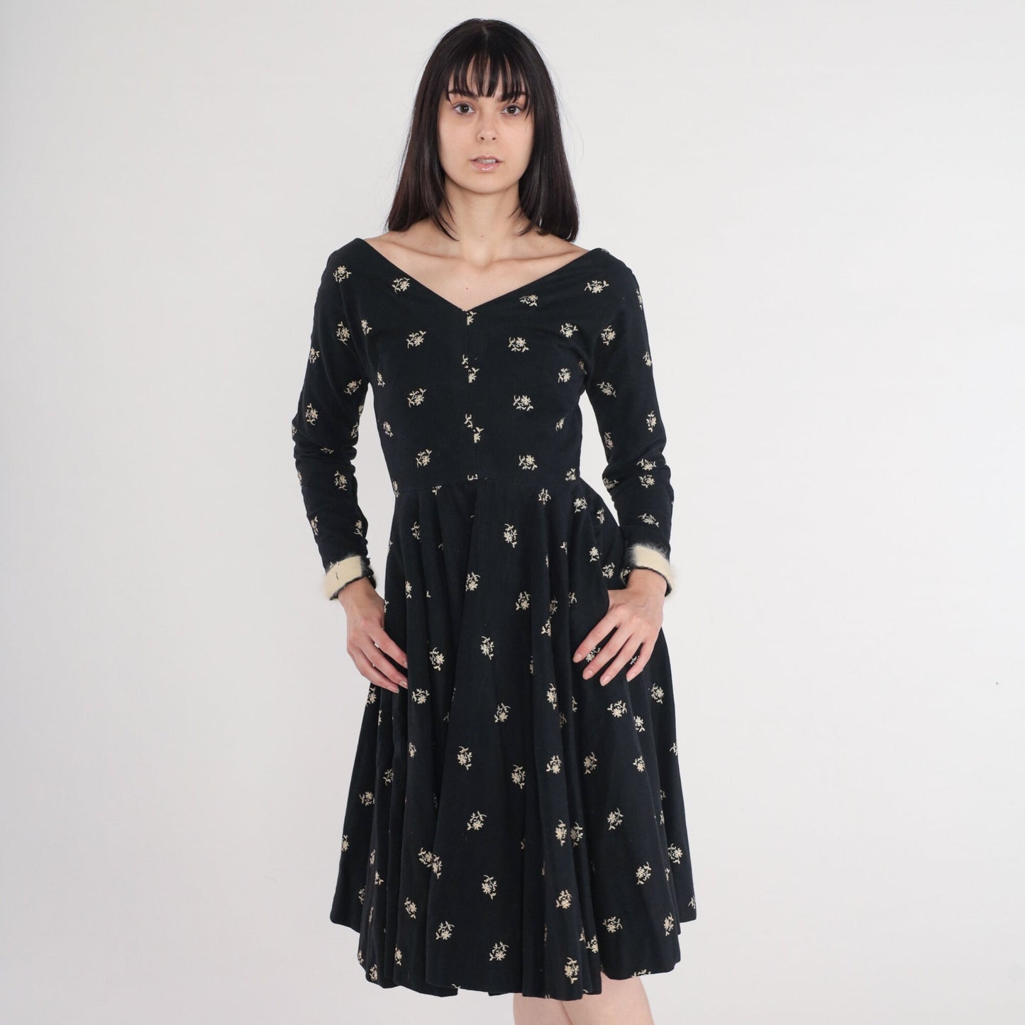 1950s Black Wool Floral Embroidered Midi Dress High Waist Long Sleeve Small S