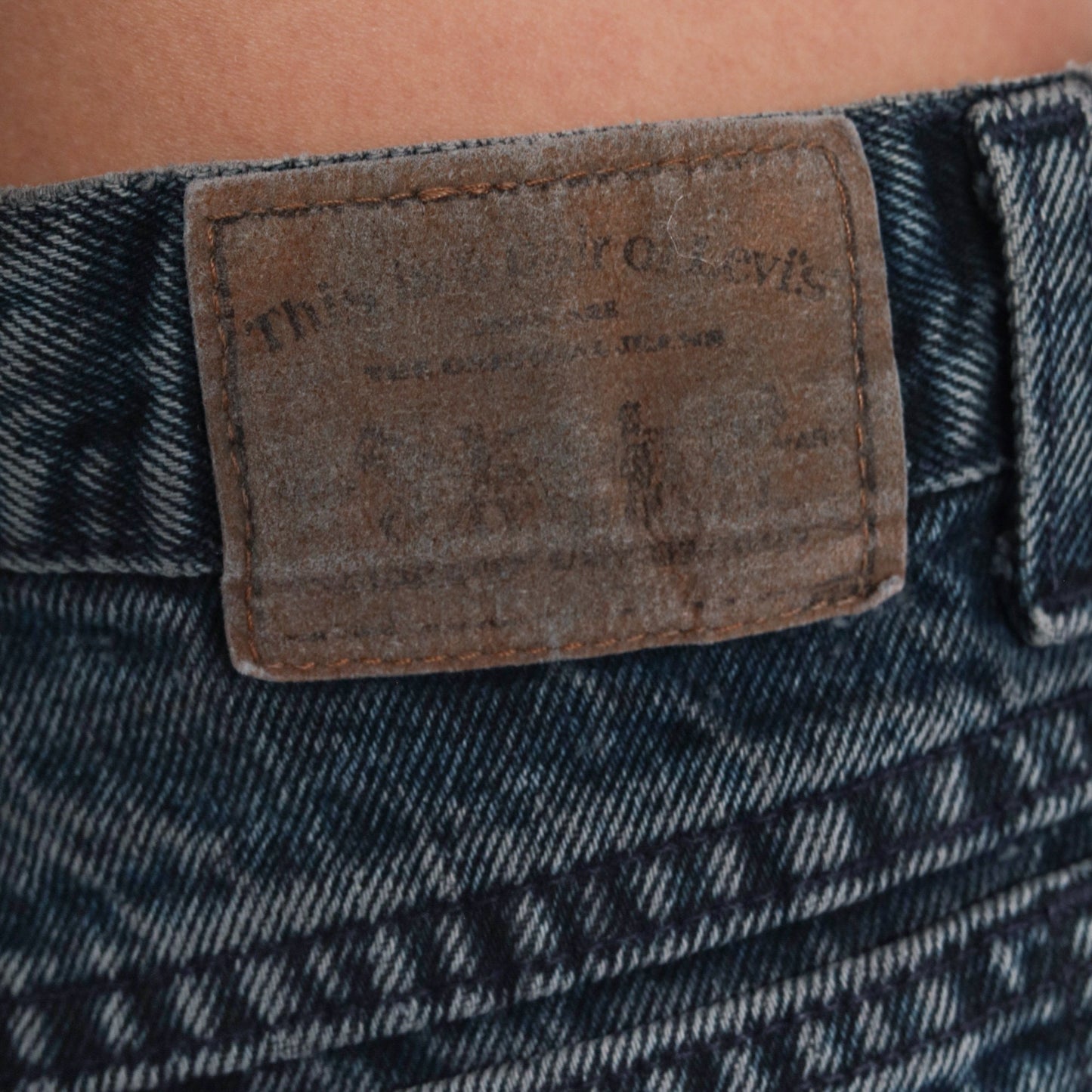 90s Levi's Dark Grey High-Waisted Tapered Jeans Small S