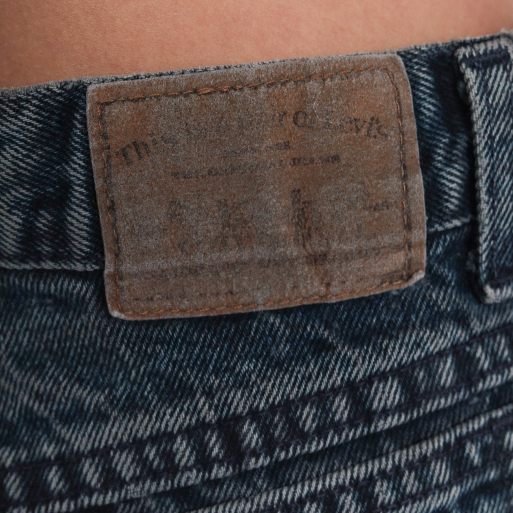90s Levi's Dark Grey High-Waisted Tapered Jeans Small S