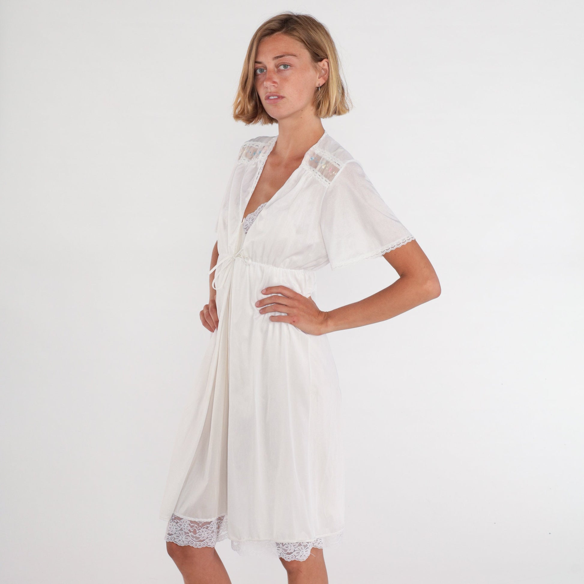 70s White Nylon Pajama Robe Floral Embroidered Tie Front Mini Nightgown XS
