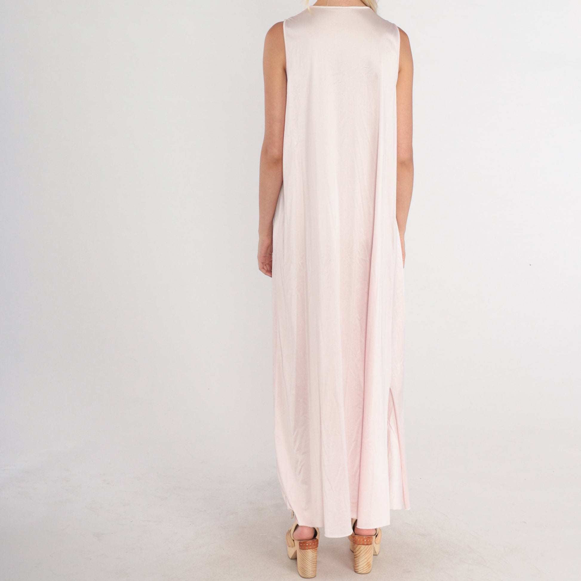 70s Baby Pink Slip Dress Maxi Nightgown Scalloped V-Neck Sleeveless Medium