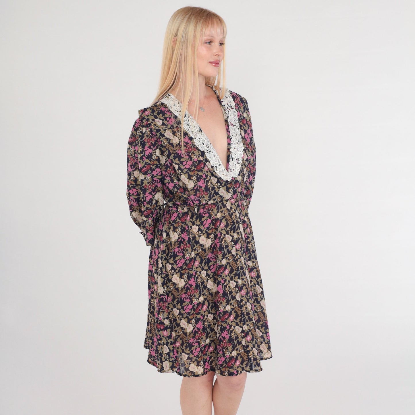 80s Floral Day Dress Navy Purple Print Lace Trim V-Neck Knee Length Medium