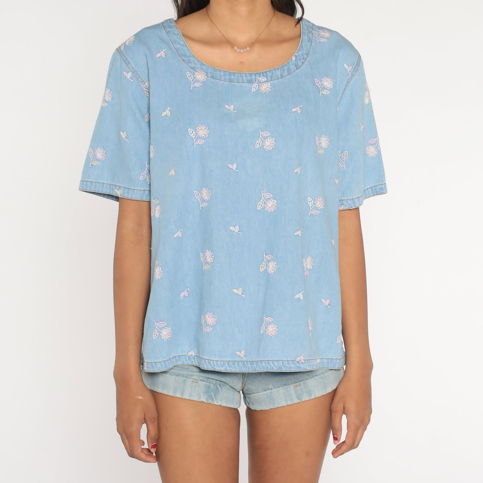 90s Blue Denim Floral Embroidered Shirt Short Sleeve Pullover Extra Large