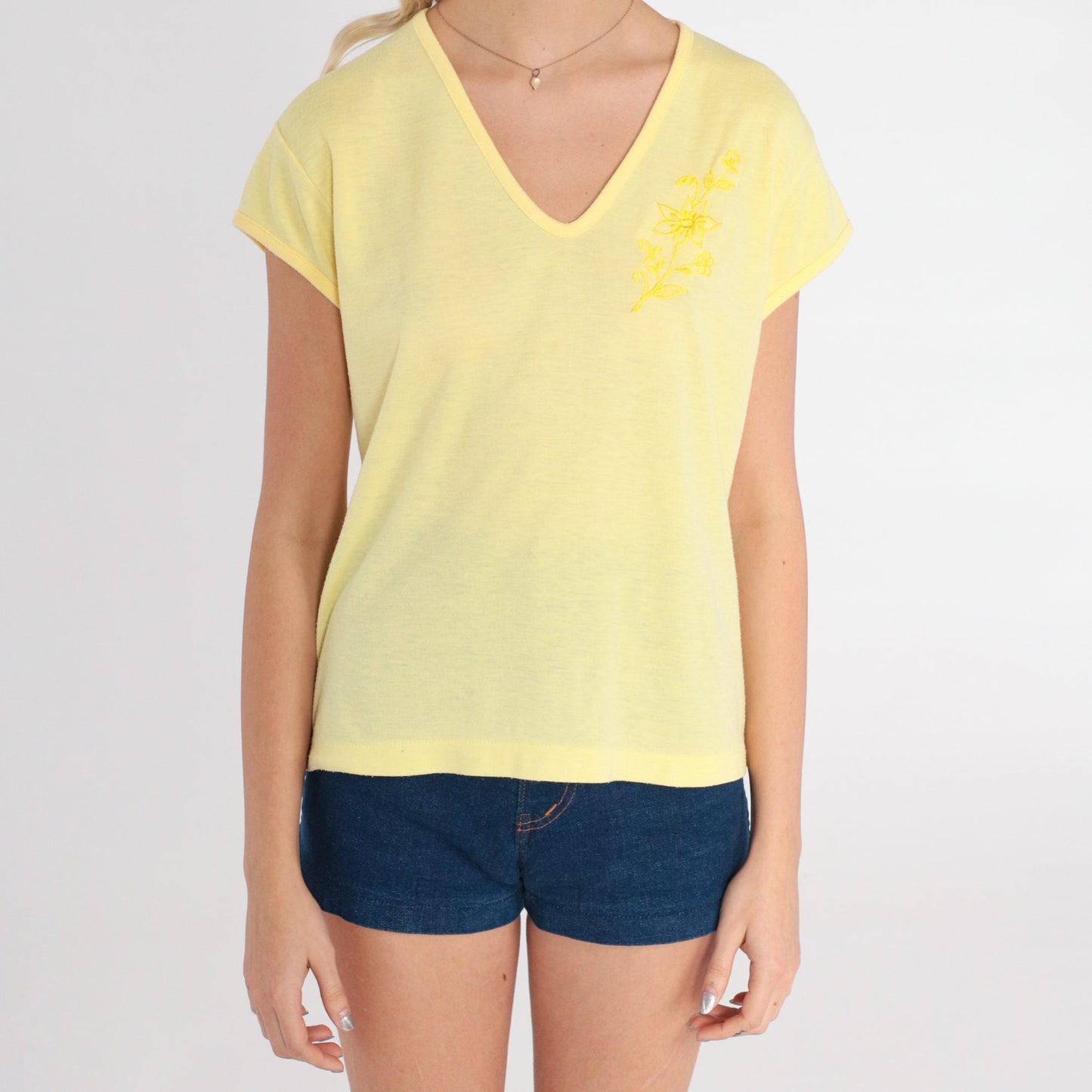 80s Floral Embroidered T-Shirt Yellow V-Neck Cap Sleeve Medium