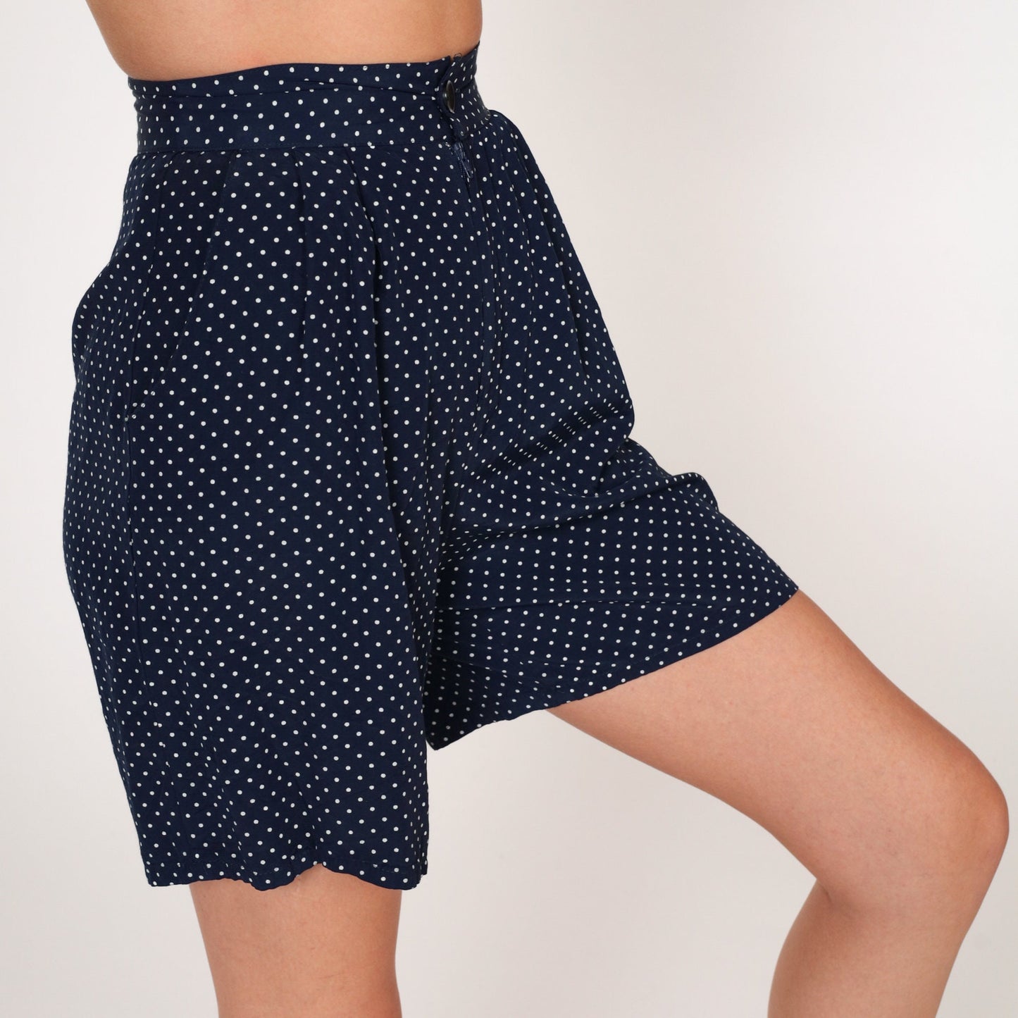 90s Navy Polka Dot High-Waisted Pleated Bermuda Shorts XXS