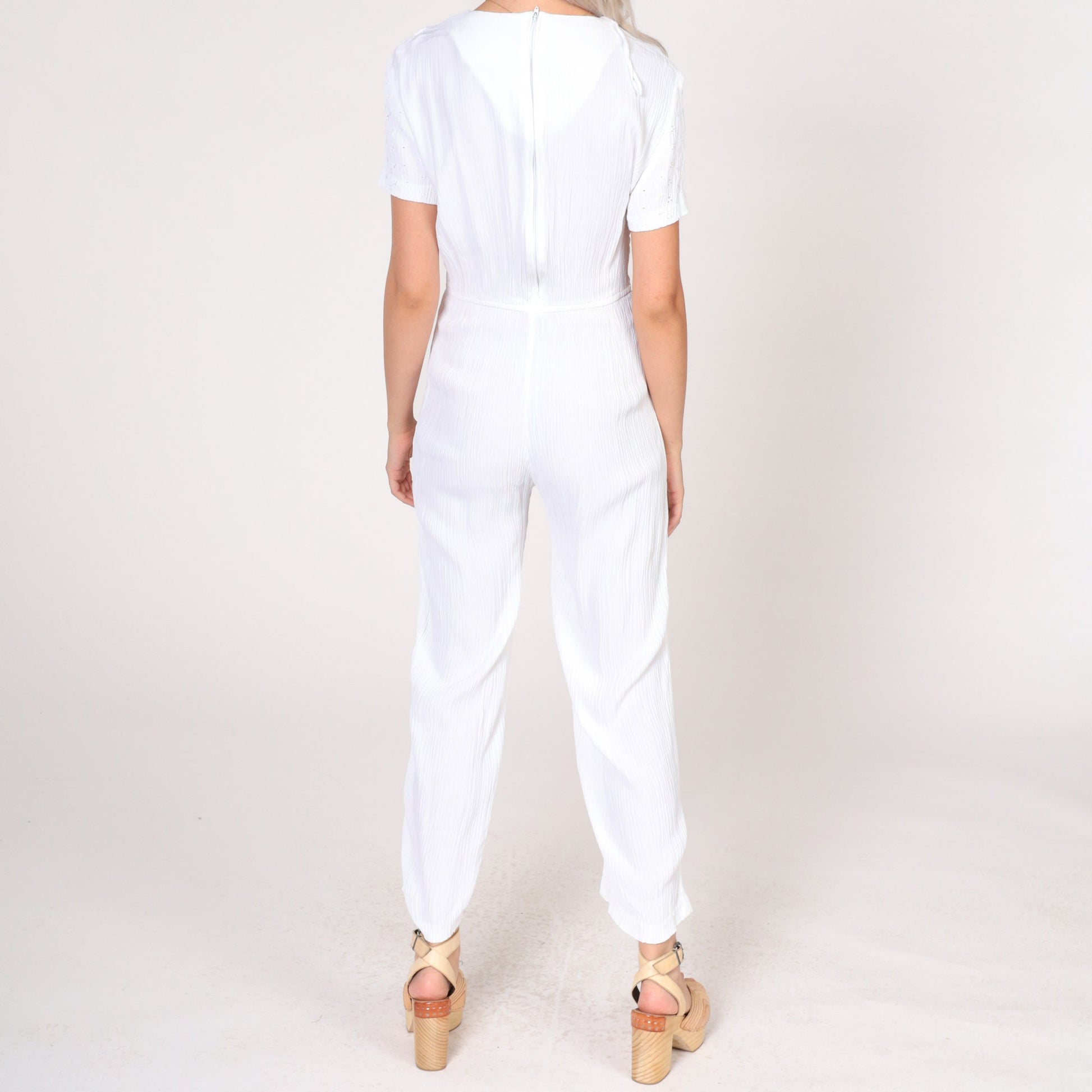90s White Floral Eyelet Jumpsuit Tie-Front Vest Short Sleeve Extra Small