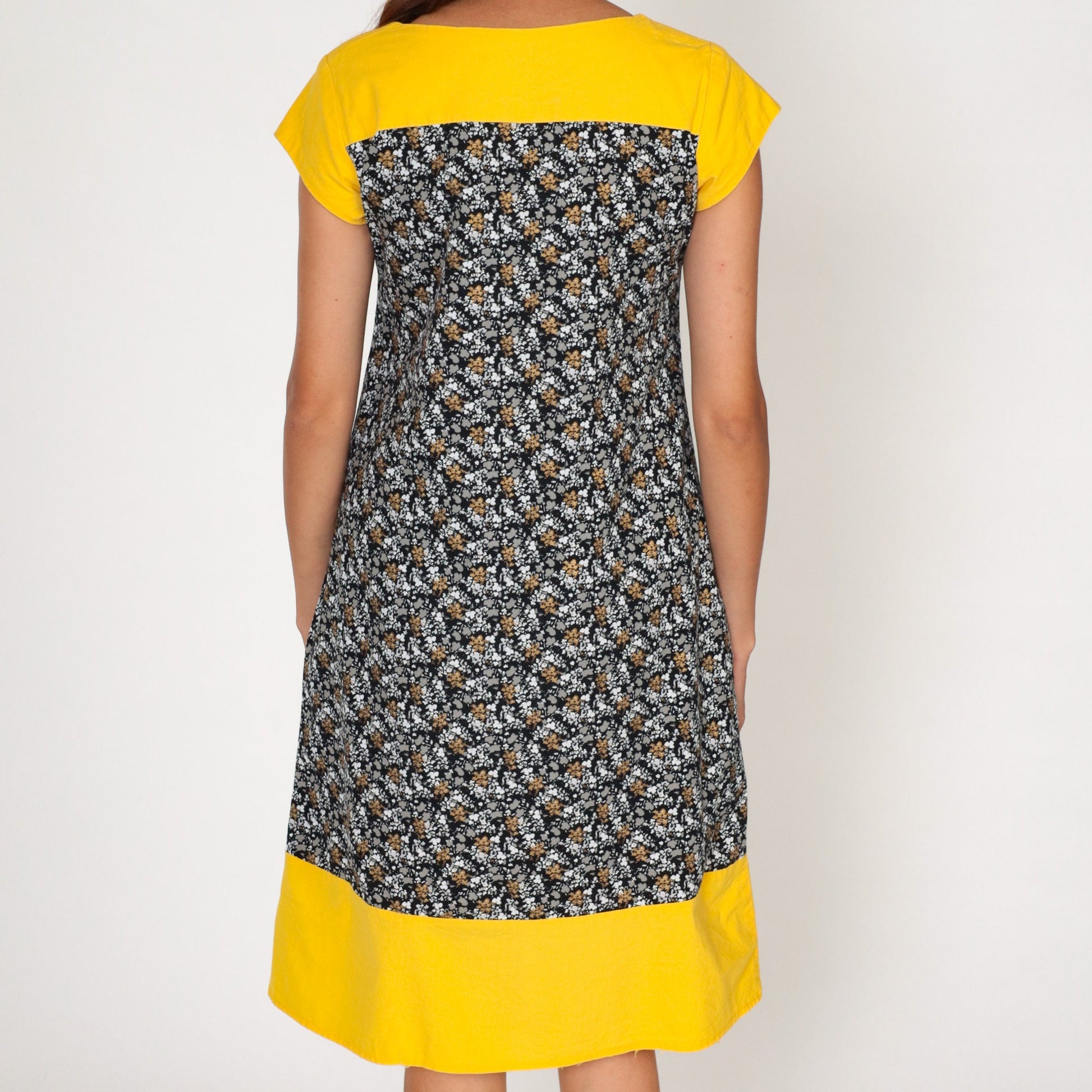 1960s Mod Floral Mini Dress Yellow Black Cap Sleeve Shift Extra Small