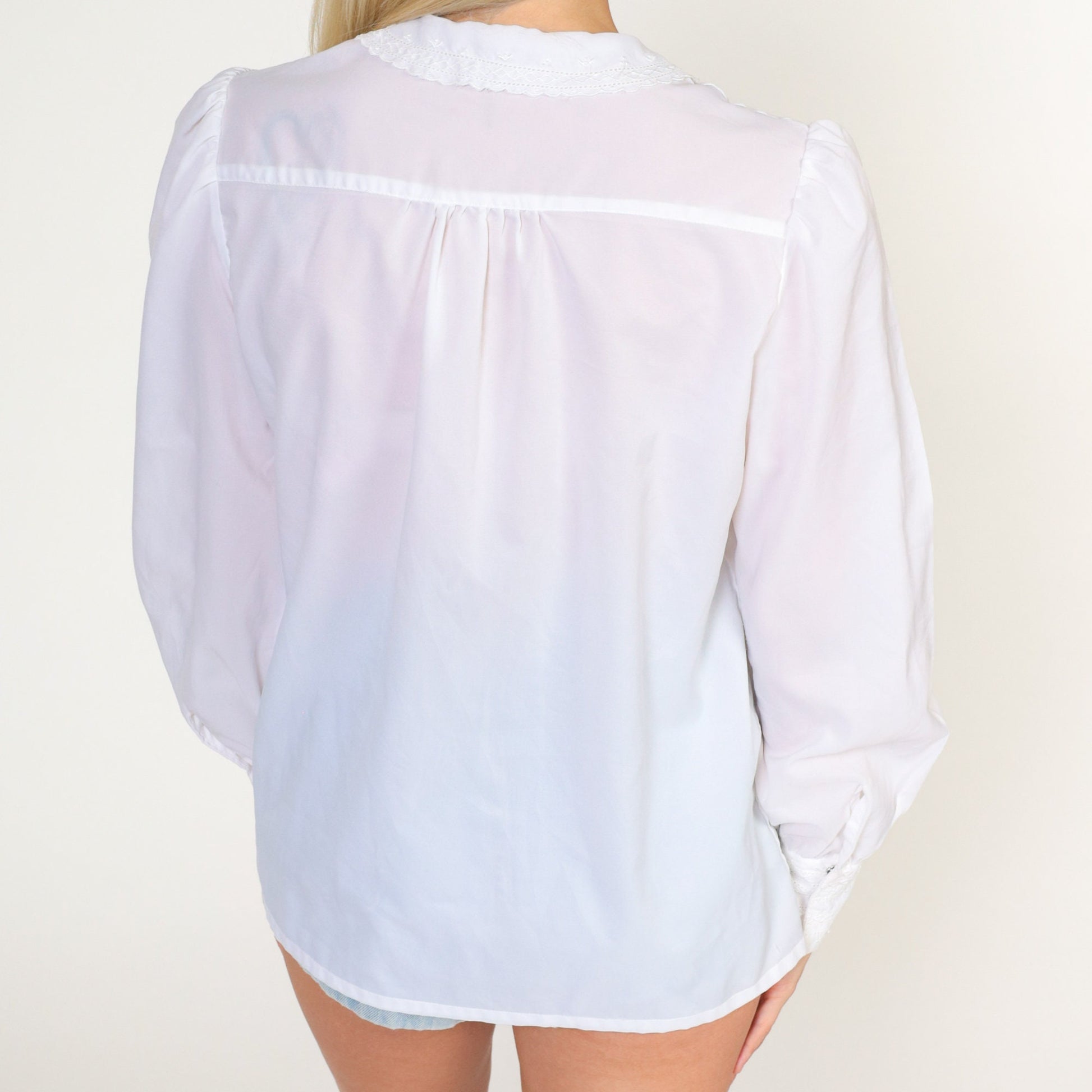 80s White Embroidered Blouse Puff Sleeve Peter Pan Collar Cutout Medium