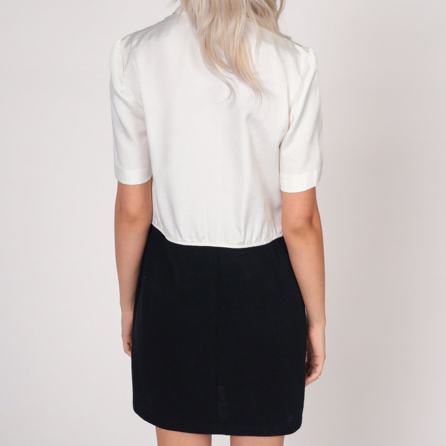 90s Leslie Fay Black & White Mini Dress V-Neck High Waist Short Sleeve Medium