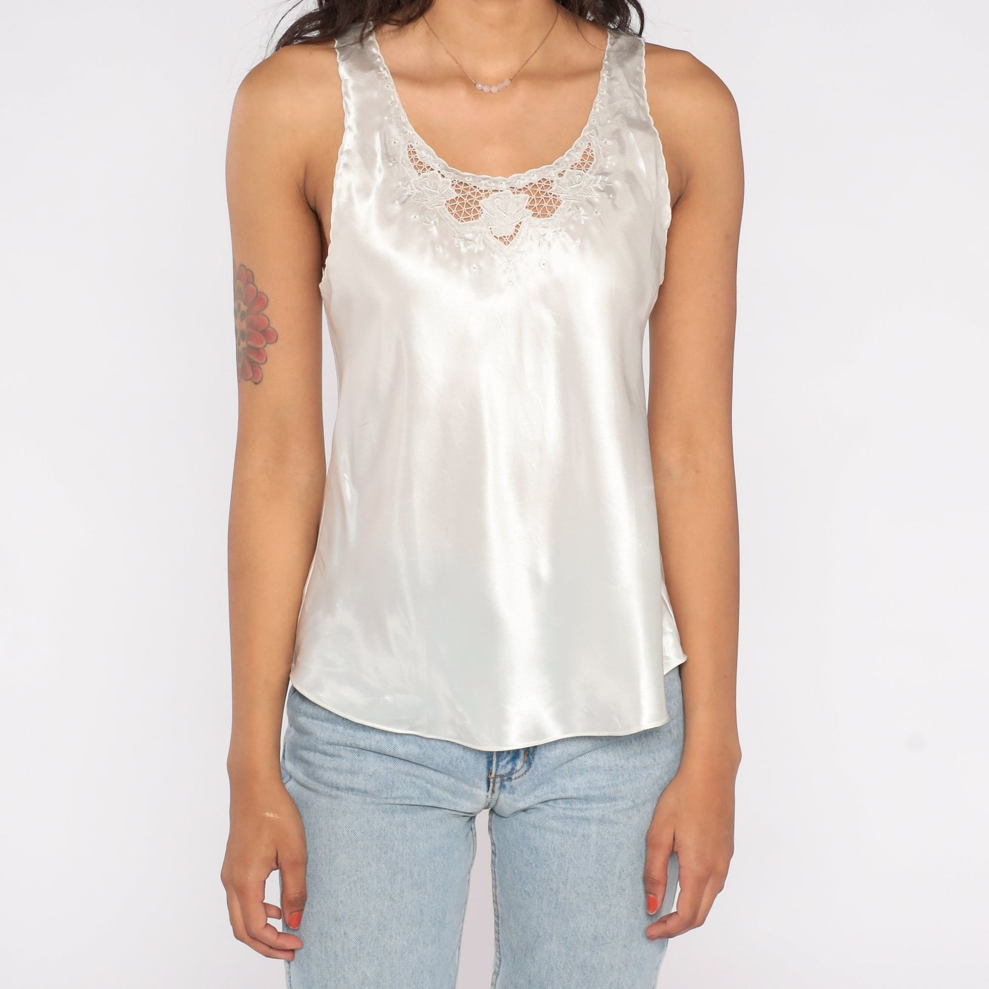 90s White Satin Cutout Tank Top Floral Embroidered Sleeveless Blouse Medium