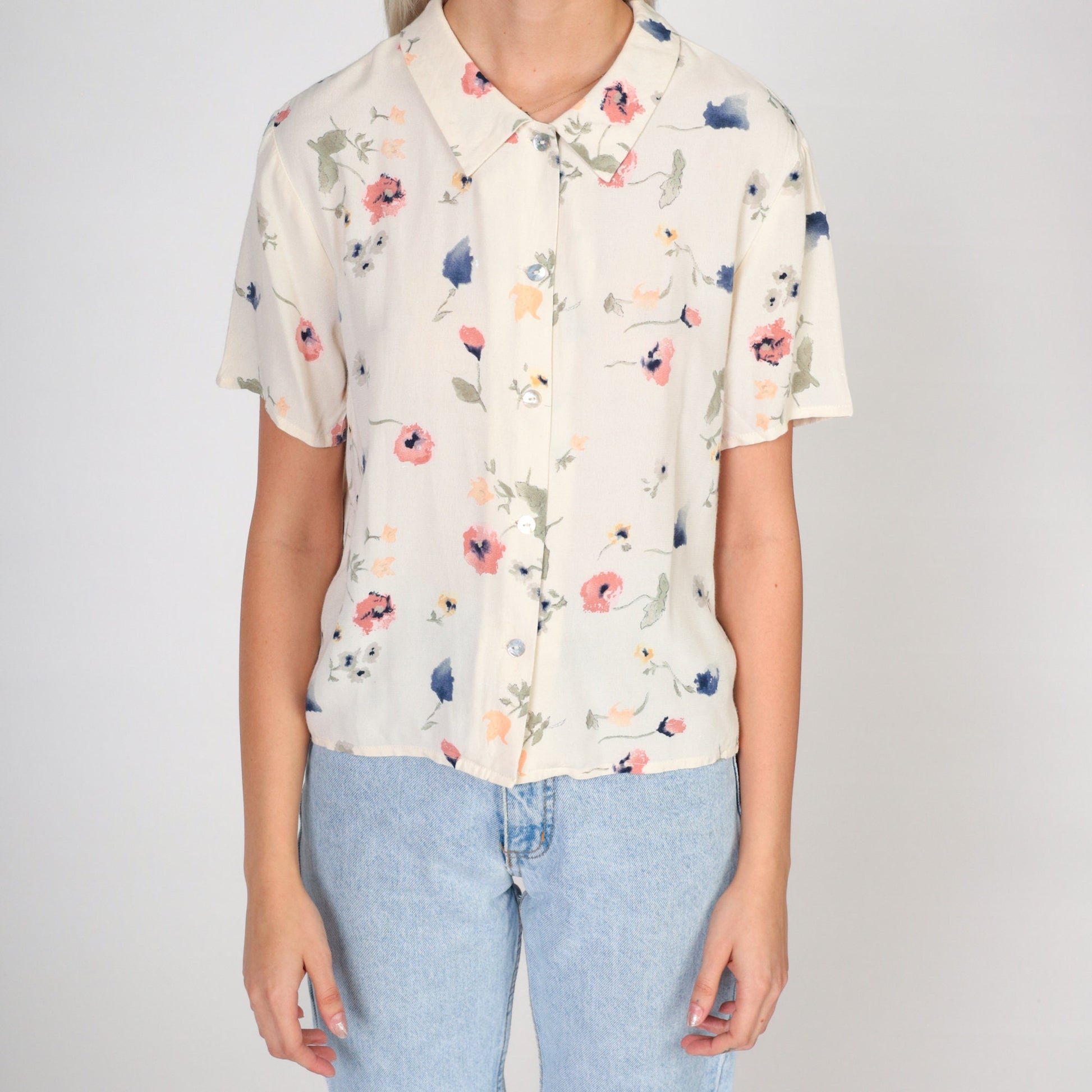 90s Cream Watercolor Floral Button-Up Blouse Short Sleeve Collared Petite Small