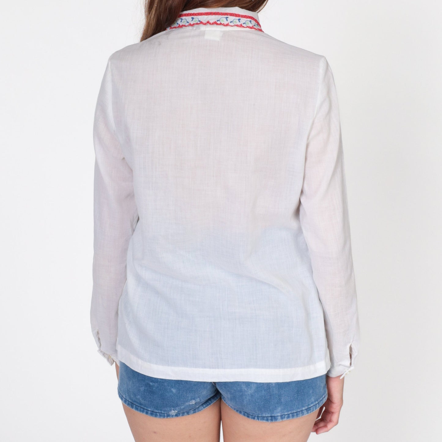 80s White Sheer Blouse Floral Embroidered Peter Pan Collar Button Up Small