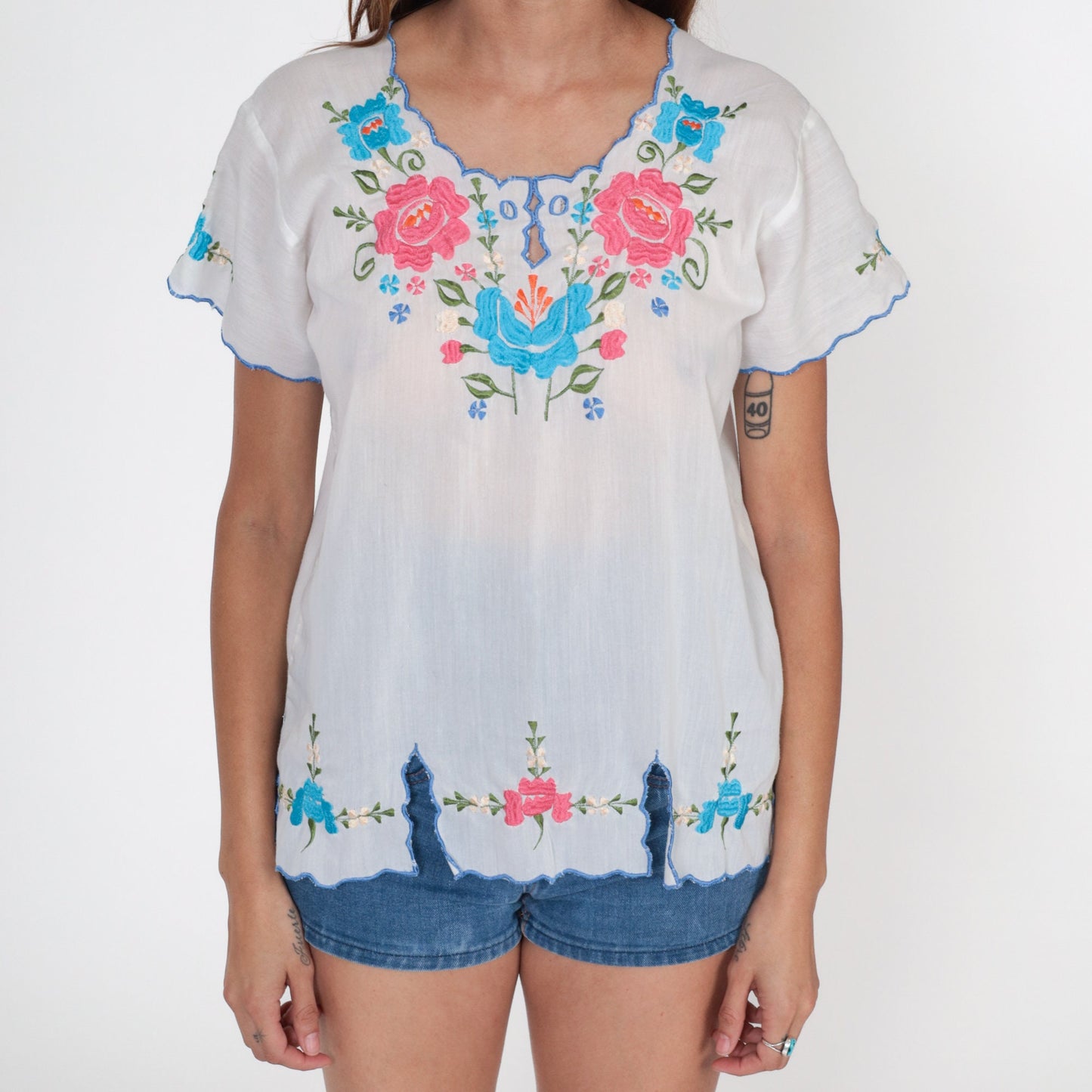 90s White Floral Embroidered Blouse Semi-Sheer Short Sleeve Small
