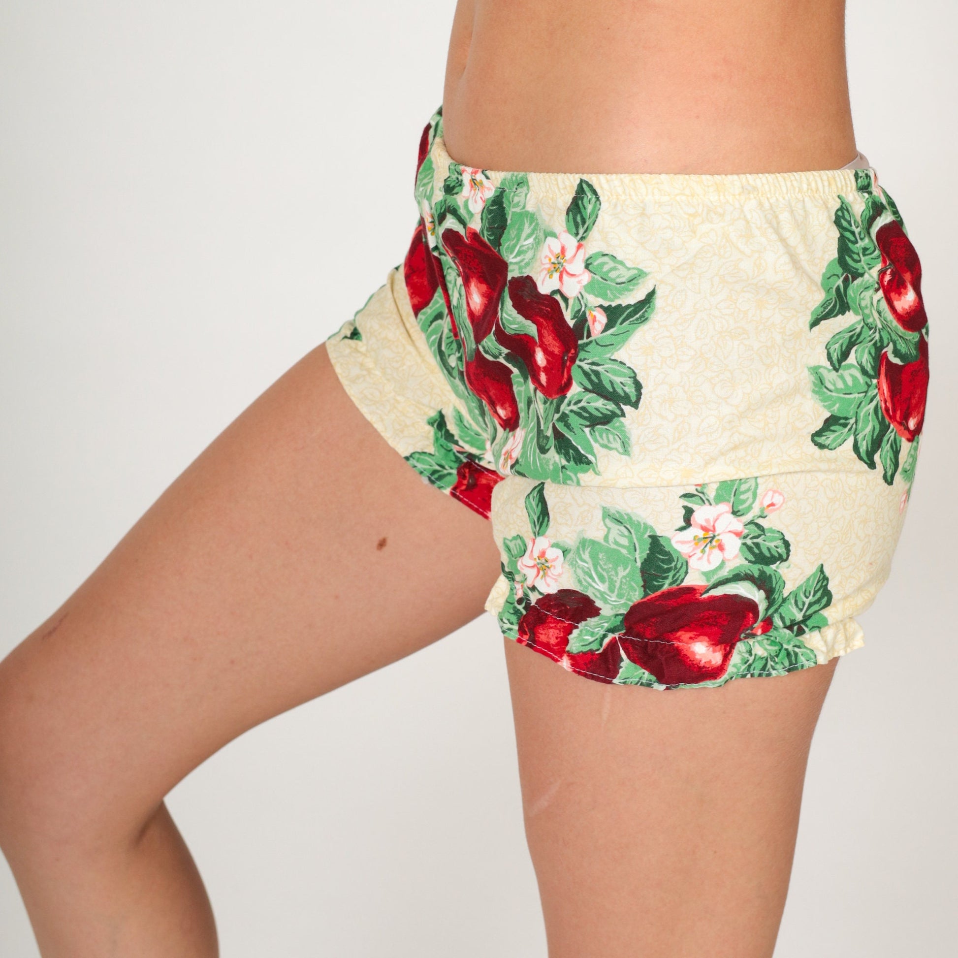 80s Yellow Apple Print Shorts Low Rise Hotpants Extra Small XS