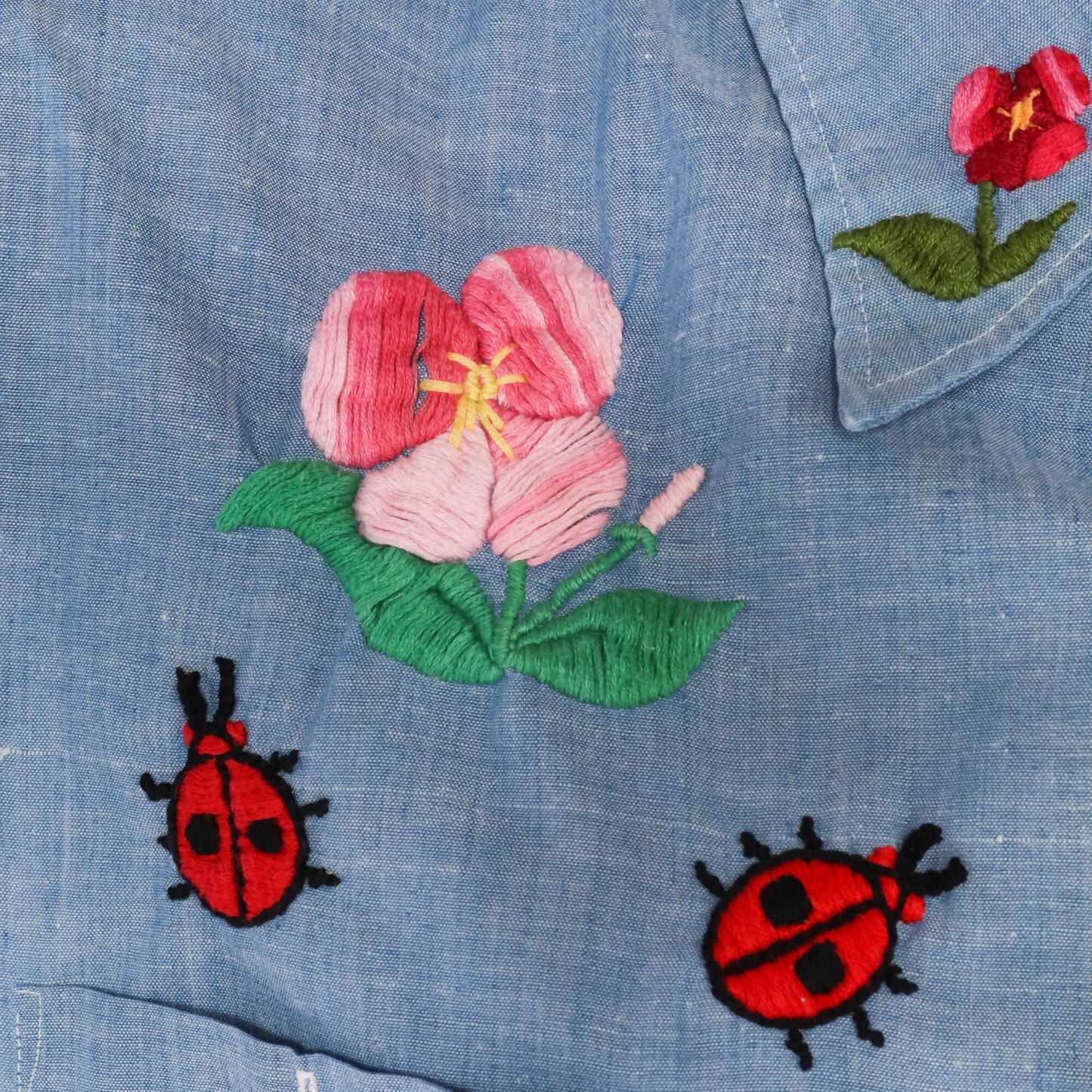70s Blue Chambray Embroidered Button Up Blouse Floral Animal Motif Large