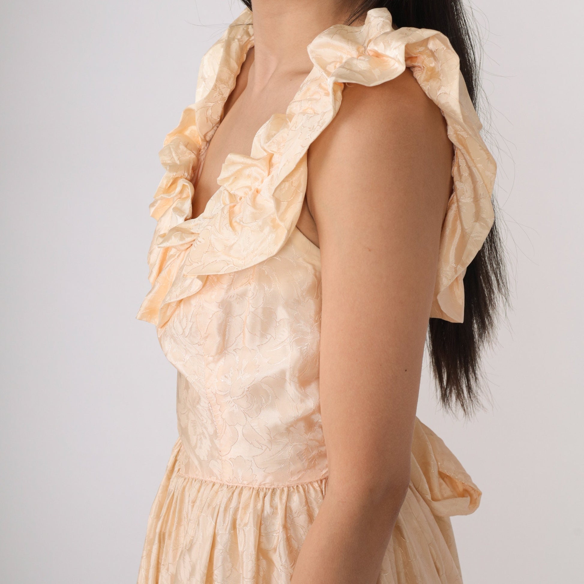 80s Peach Floral Embossed Prom Dress Basque Waist Midi Ruffled Neckline Small