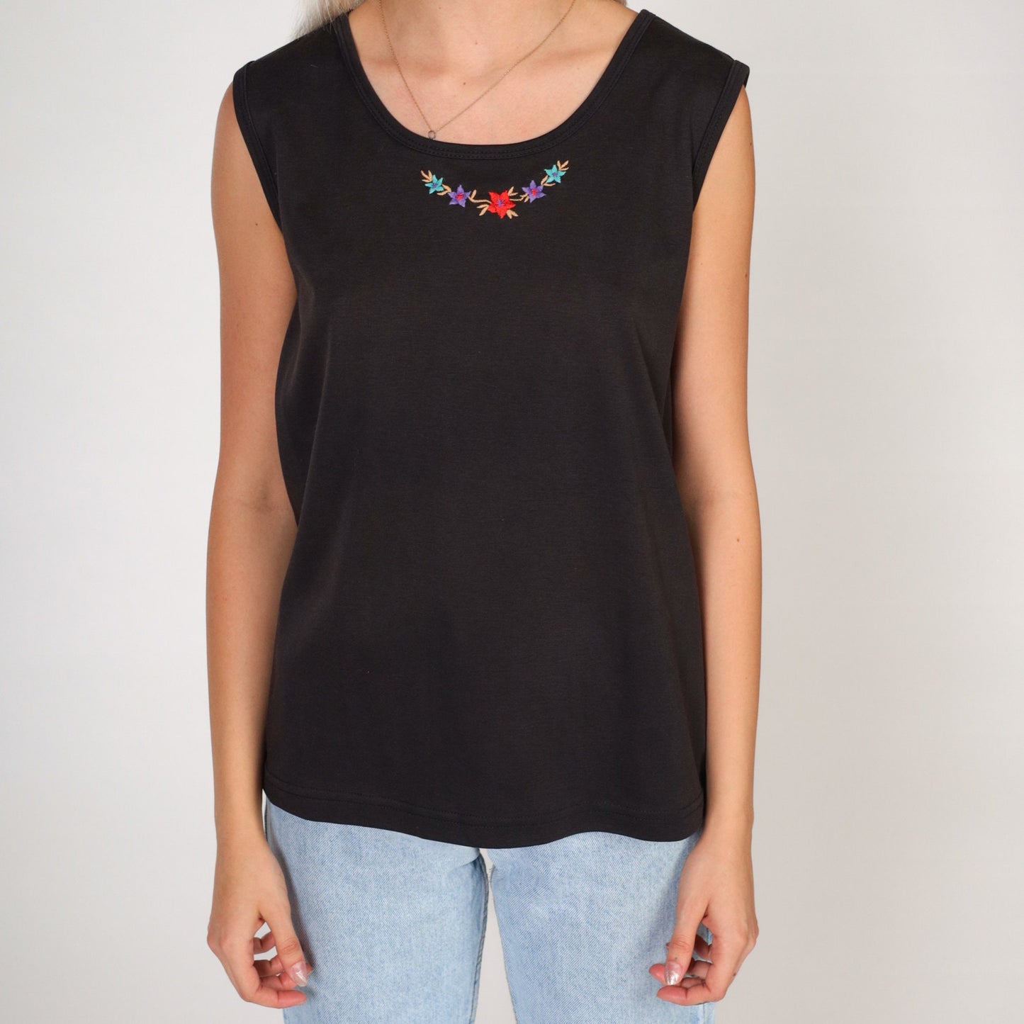 90s Black Floral Embroidered Tank Top Scoop Neck Sleeveless Medium