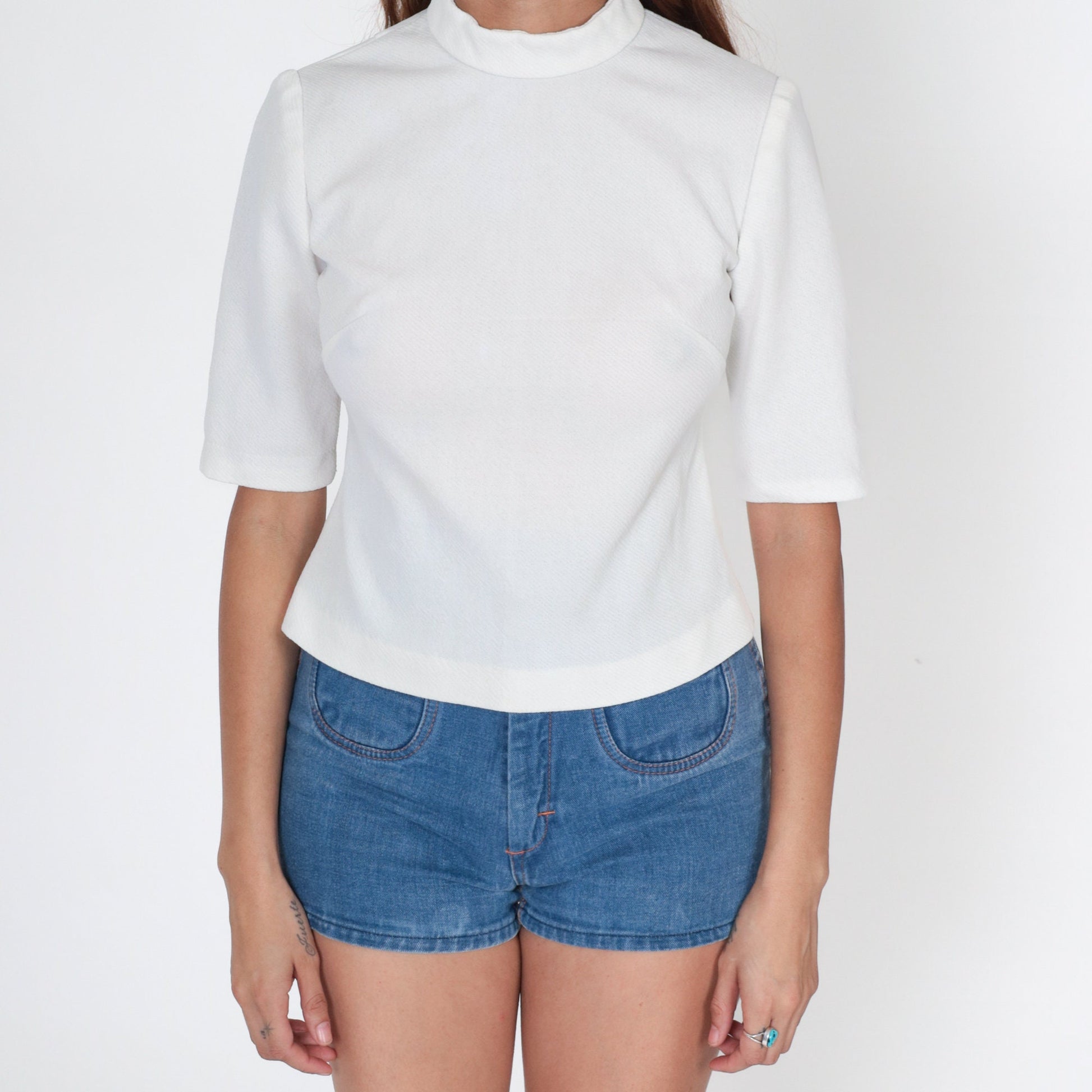 70s White Mock Neck Half-Sleeve Blouse Rear Zipper Small