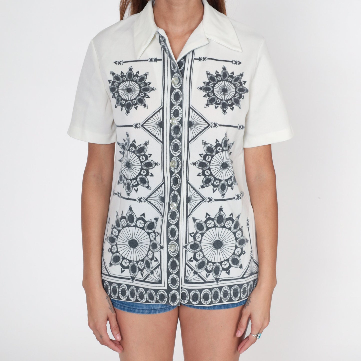 70s Geometric Mandala White Button-Up Blouse Short Sleeve Medium