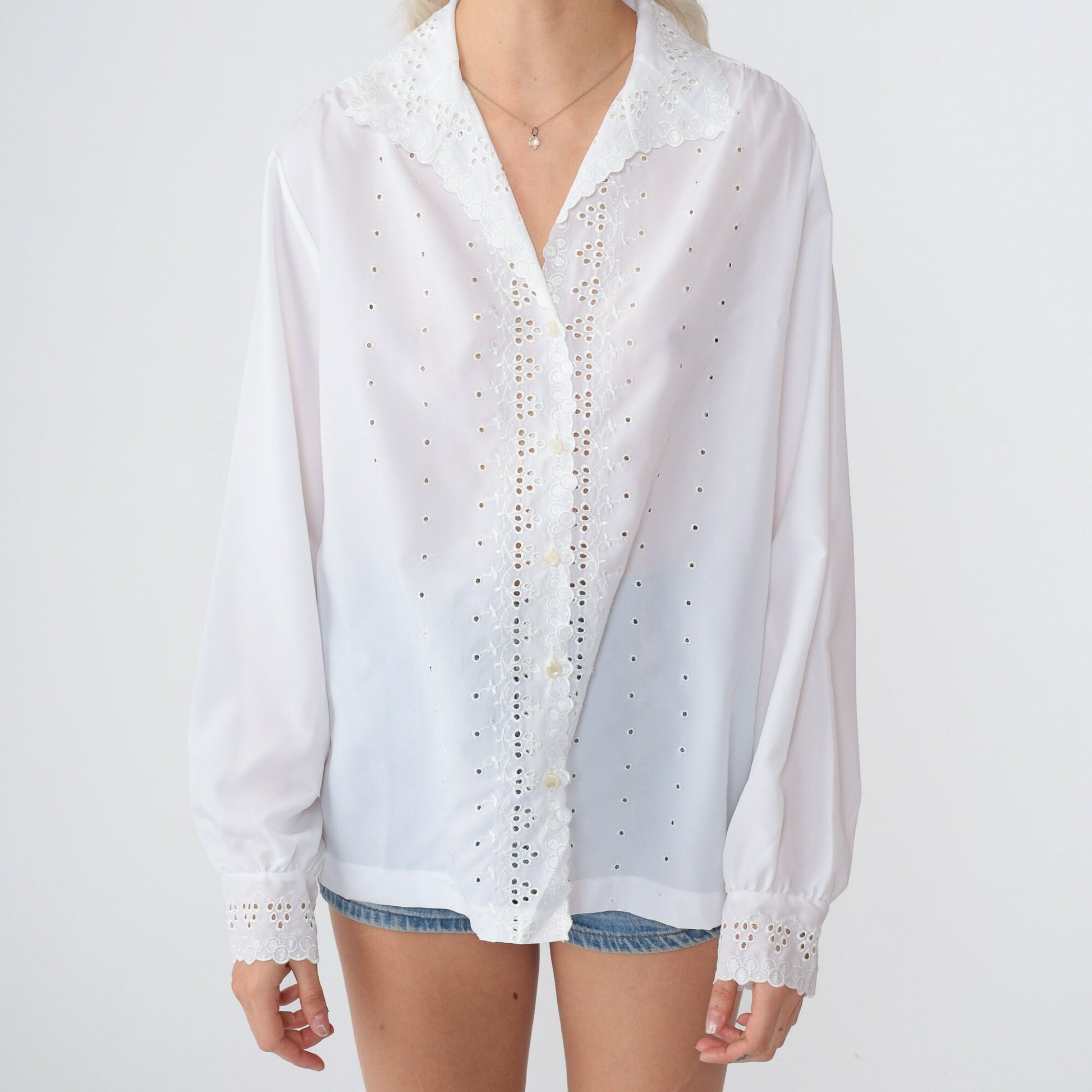 70s Lee Mar White Embroidered Floral Cutwork Blouse Button-Up Medium M